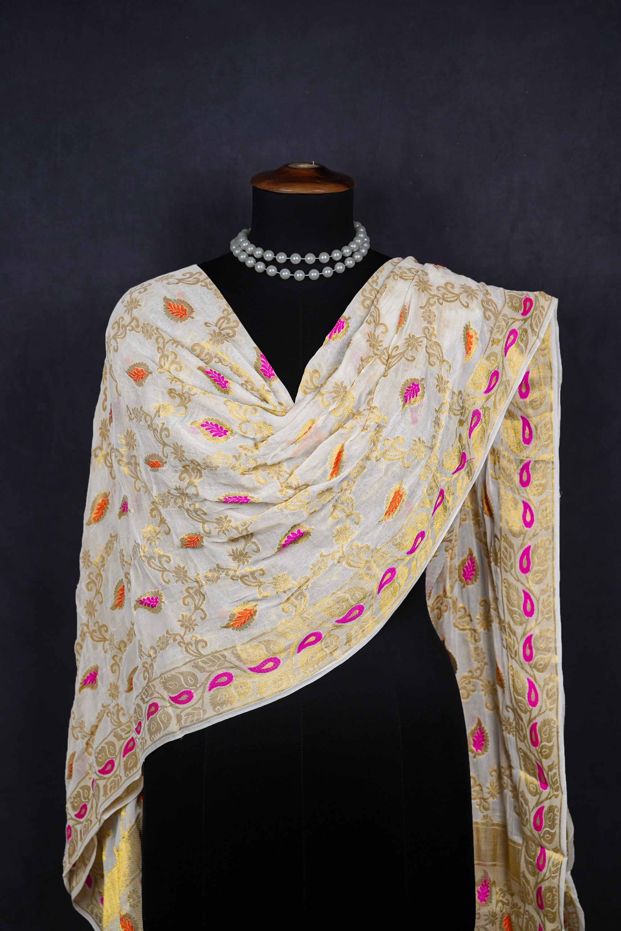 White Dyeable Georgette Dupatta With All Over Thread And Zari Handloom 079-2