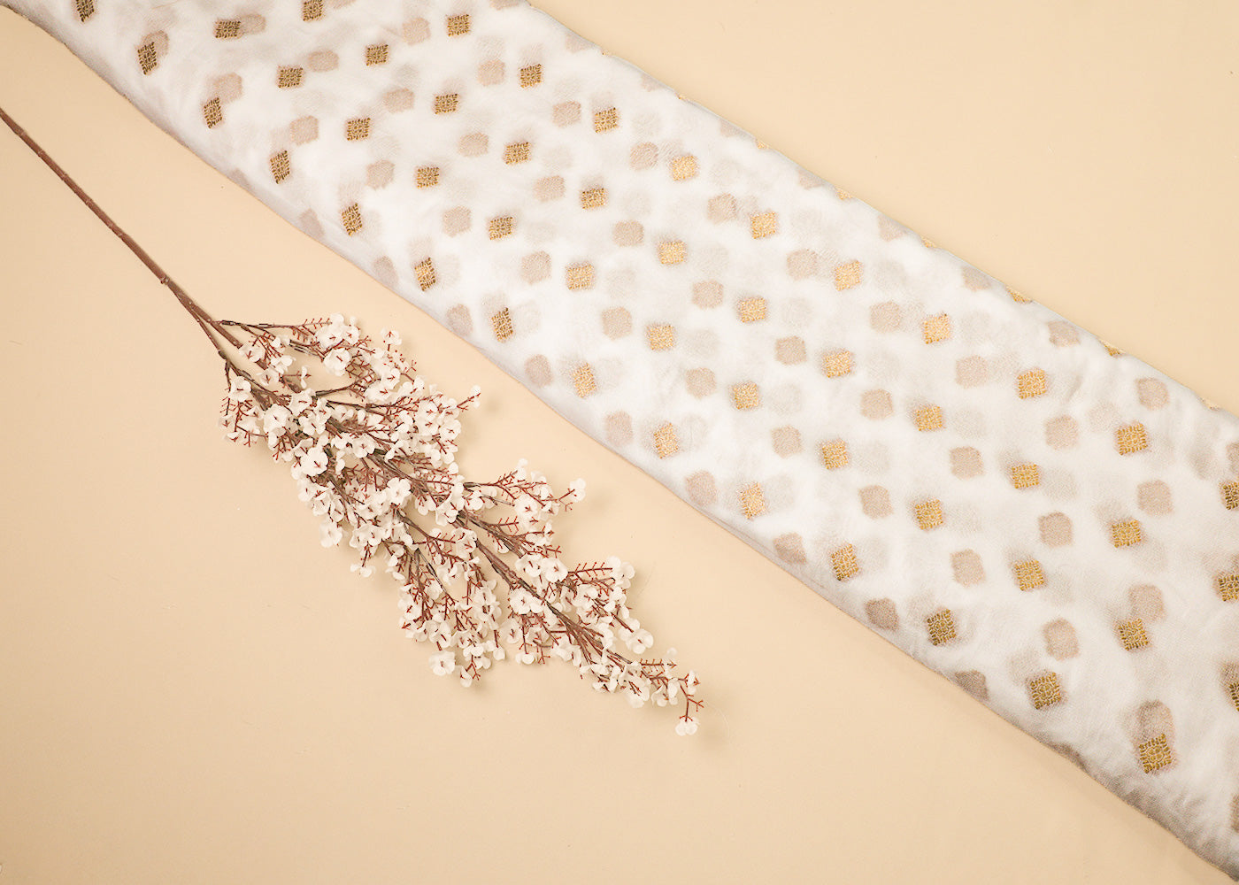 White Georgette Fabric With All Over Zari Handloom 16752