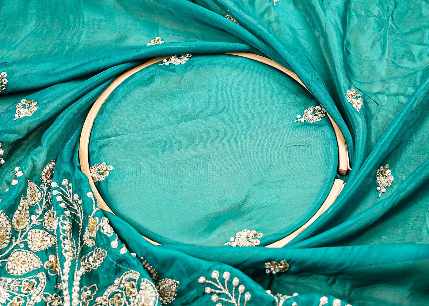 ( Pre-Cut 1 MTR) Dark Green Organza Fabric With All Over Zari Seuins And Katdana Work With One Side Heavy Border 17637