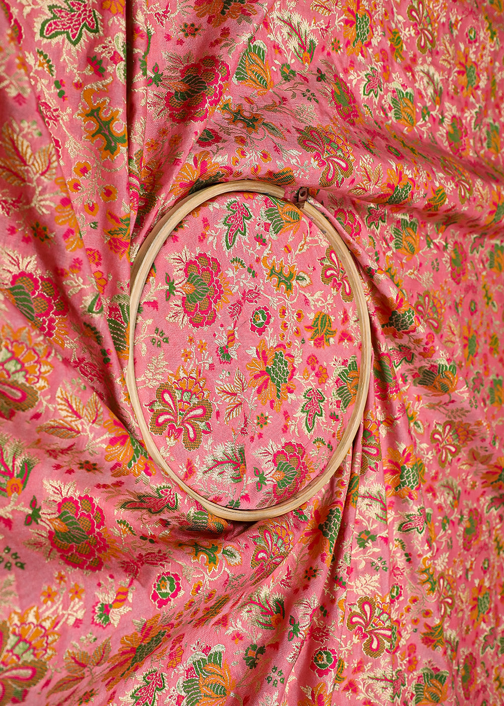 blush-pink-pure-banarasi-brocade-fabric-with-all-over-thread-and-zari-handloom-19103-clsoe-view