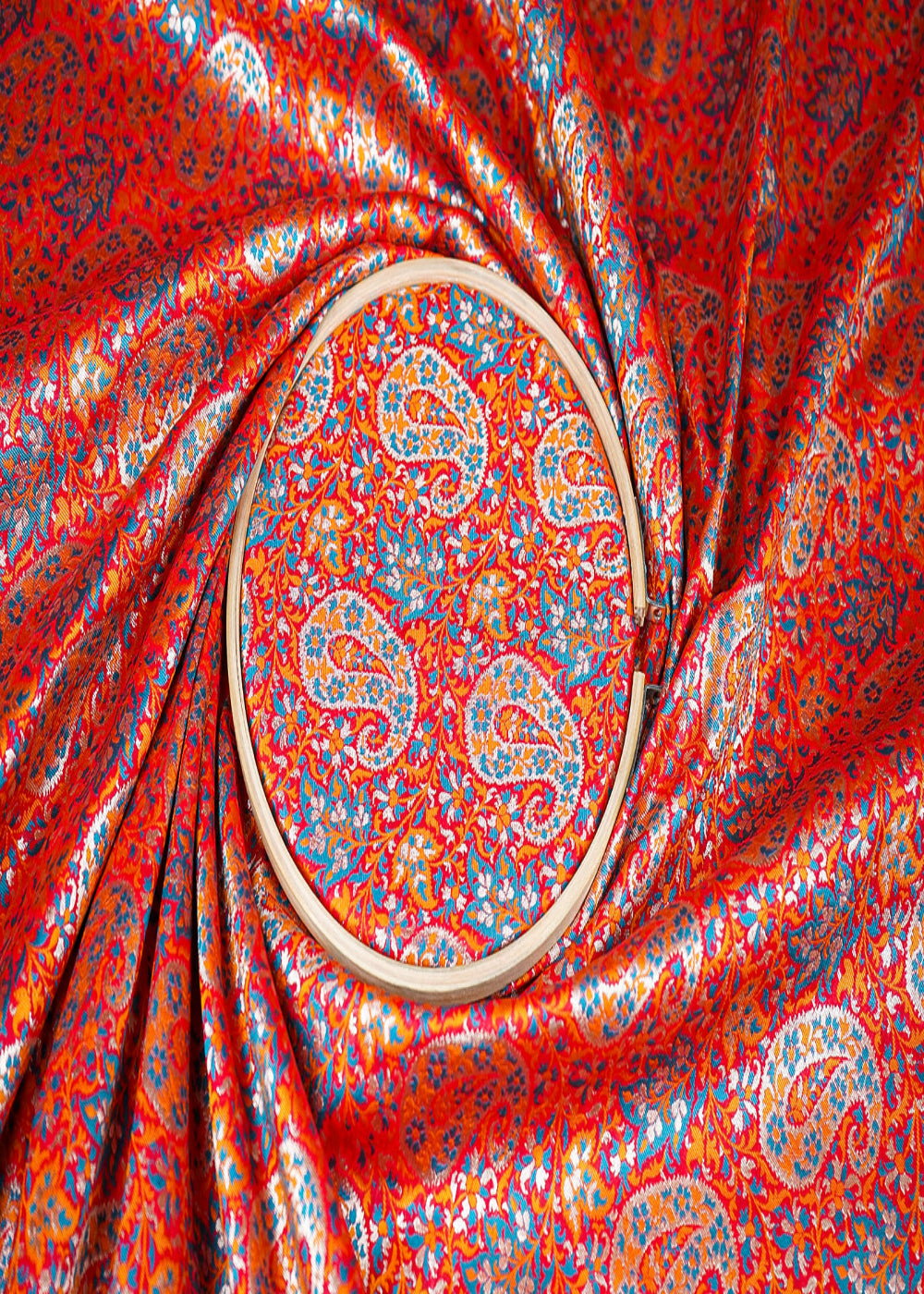 red-banarasi-brocade-fabric-with-all-over-thread-and-golden-zari-handloom-19274-close-view