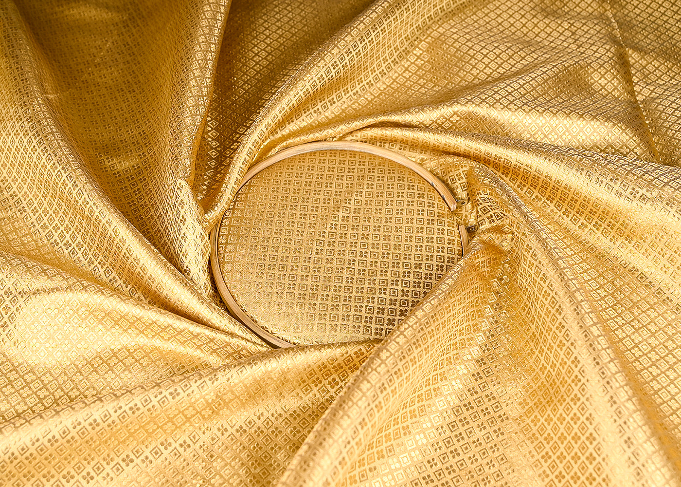 Golden-Banarasi-Brocade-Fabric-With-All-Over-Golden-Zari-Handloom-20145-close-view