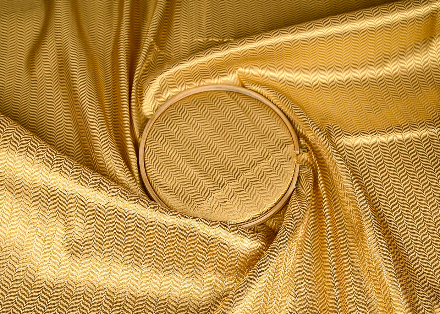 Golden-Banarasi-Brocade-Fabric-With-All-Over-Golden-Zari-Handloom-20149-close-view