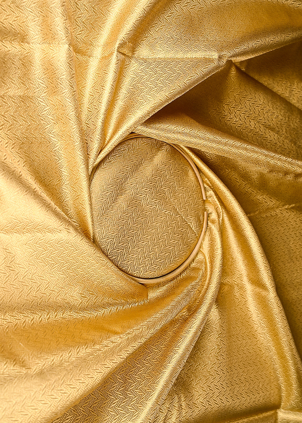 Golden-Banarasi-Brocade-Fabric-With-All-Over-Golden-Zari-Handloom-20154-close-view