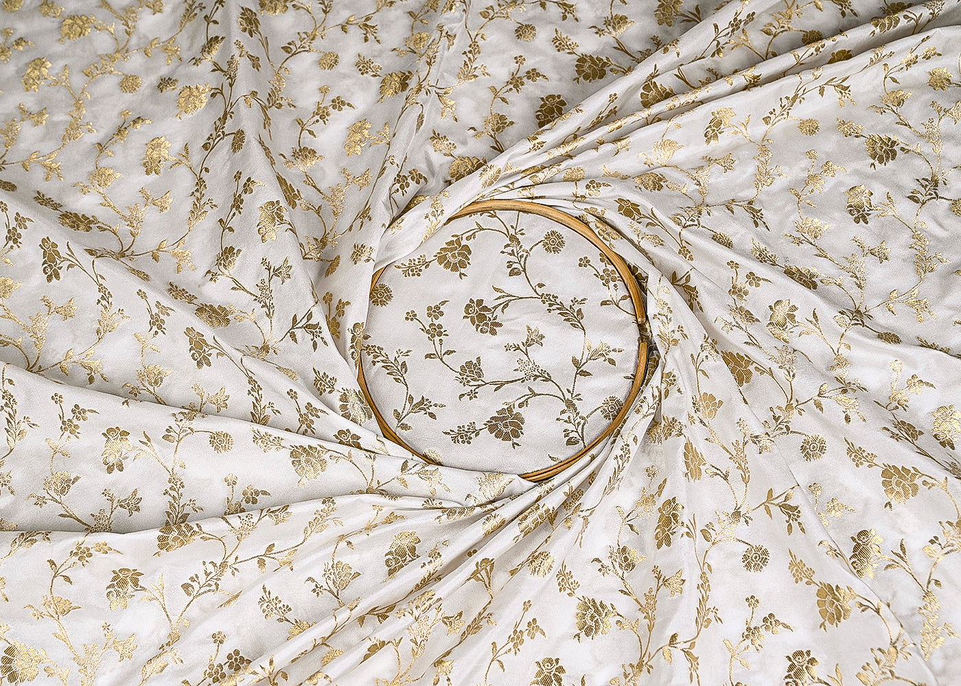White Silk Fabric With Allover Jaal Pattern Of Zari Handloom 20284