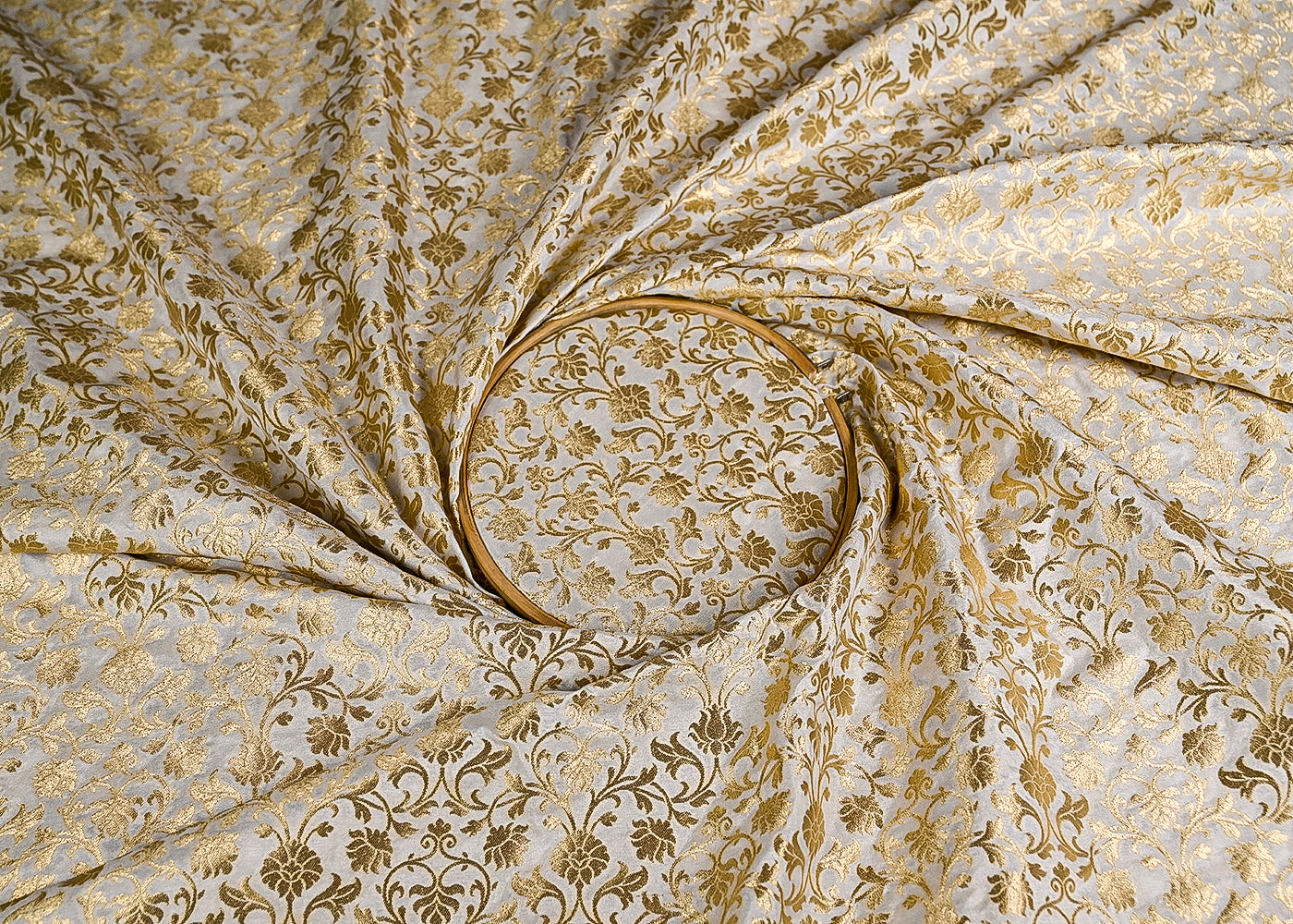 White Silk Fabric With Allover Jaal Pattern Of Zari Handloom 20288