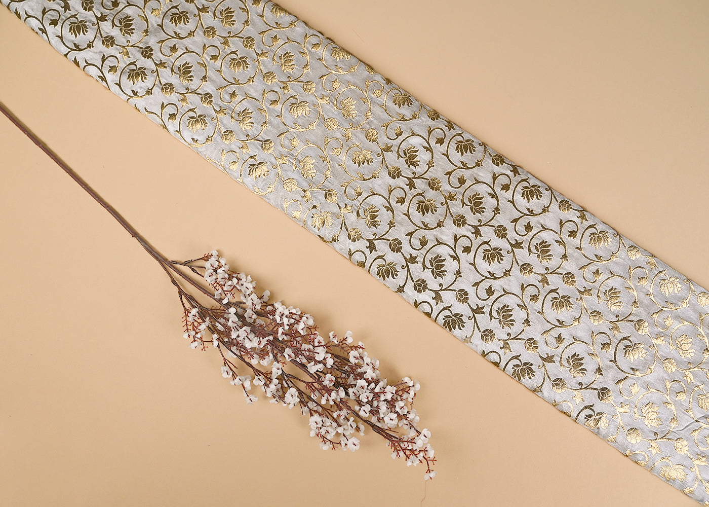 White Silk Fabric With Allover Jaal Pattern Of Zari Handloom 20289