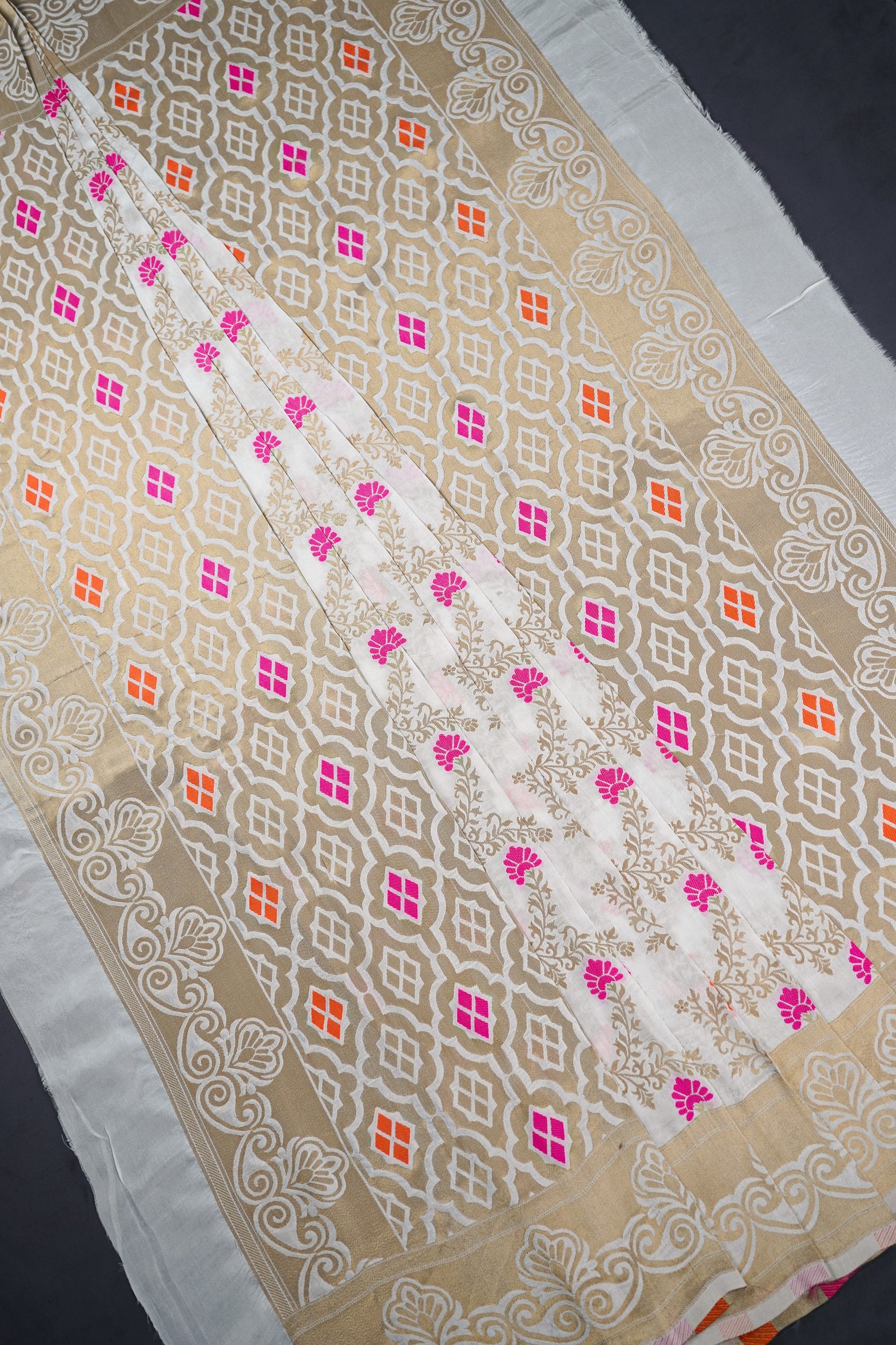 White Dyeable Banarasi Silk Dupatta With All Over Thread And Zari Handloom 20411