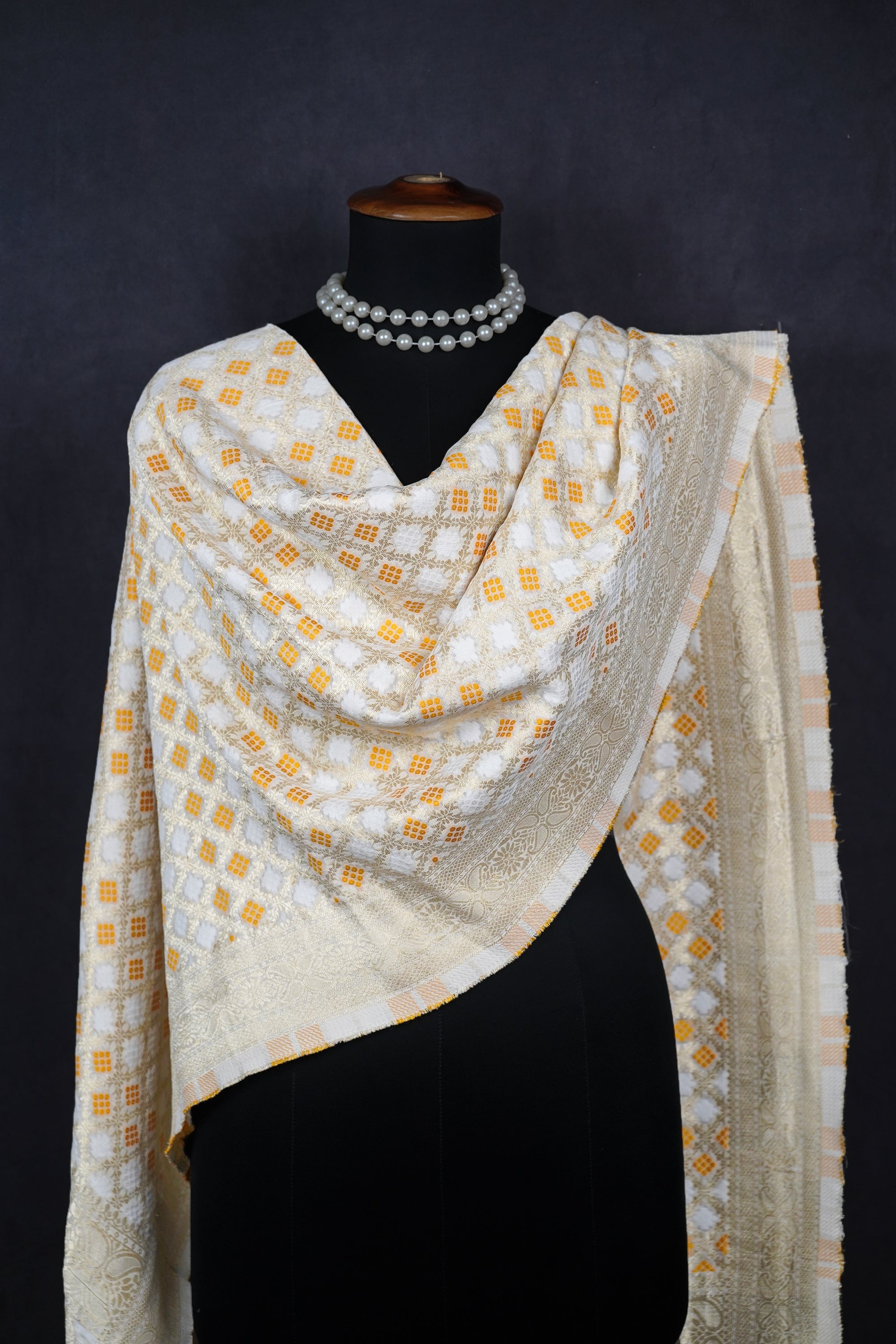 White Dyeable Georgette Dupatta With All Over Thread And Zari Handloom 20573