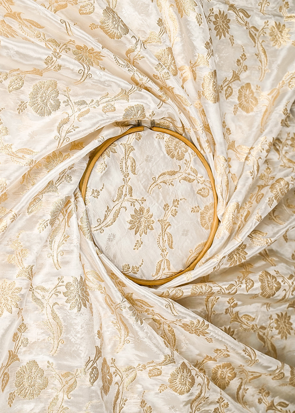 White-Banarasi-Brocade-Fabric-With-All-Over-Zari-Handloom-20666-close-view