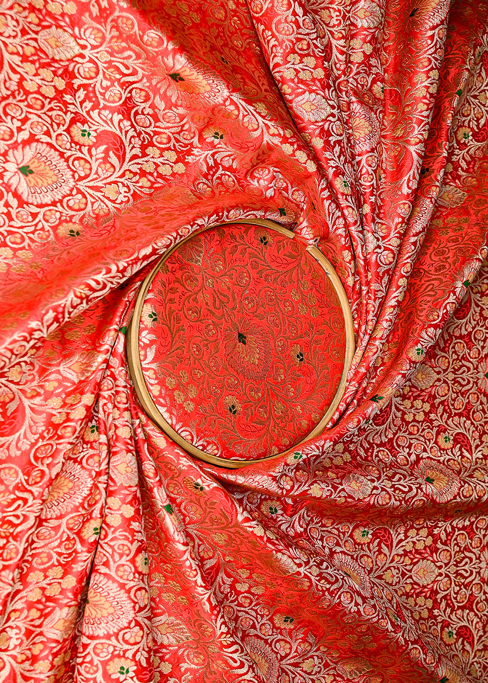 Red-Banarasi-Brocade-Fabric-With-All-Over-Thread-And-Zari-Handloom-20774-close-view