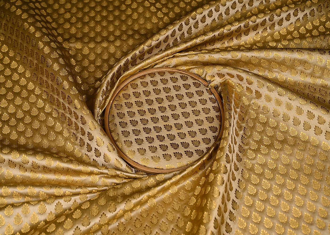 Golden-Banarasi-Brocade-Fabric-With-All-Over-Golden-Zari-Handloom-20824-close-view