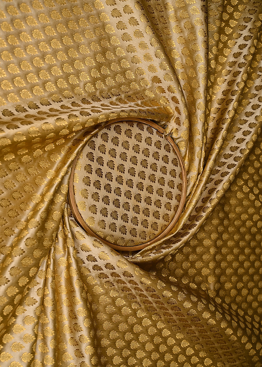 Golden-Banarasi-Brocade-Fabric-With-All-Over-Golden-Zari-Handloom-20824-close-view