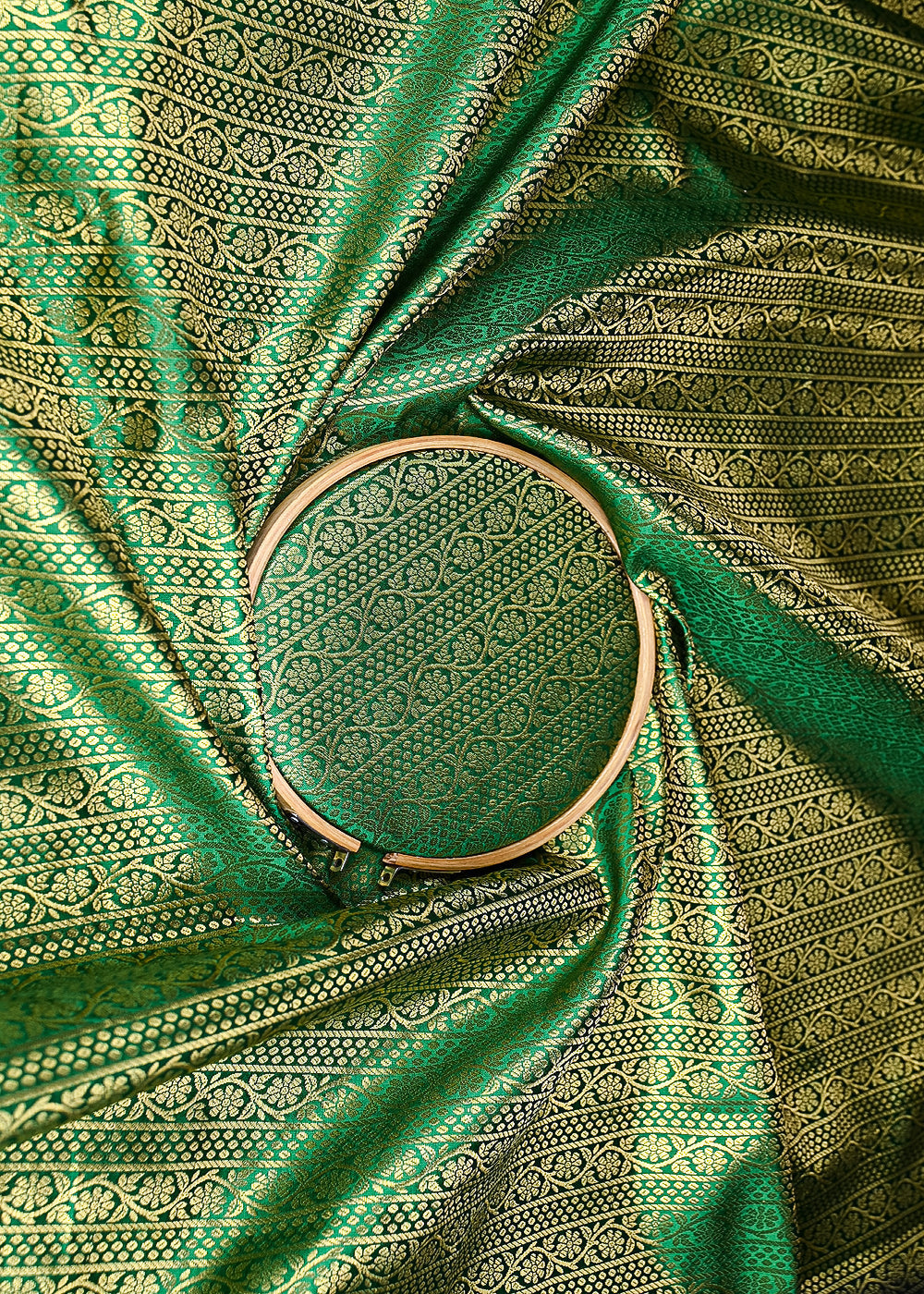 Green-Banarasi-Brocade-Fabric-With-Allover-Golden-Zari-Handloom-21150-close-view