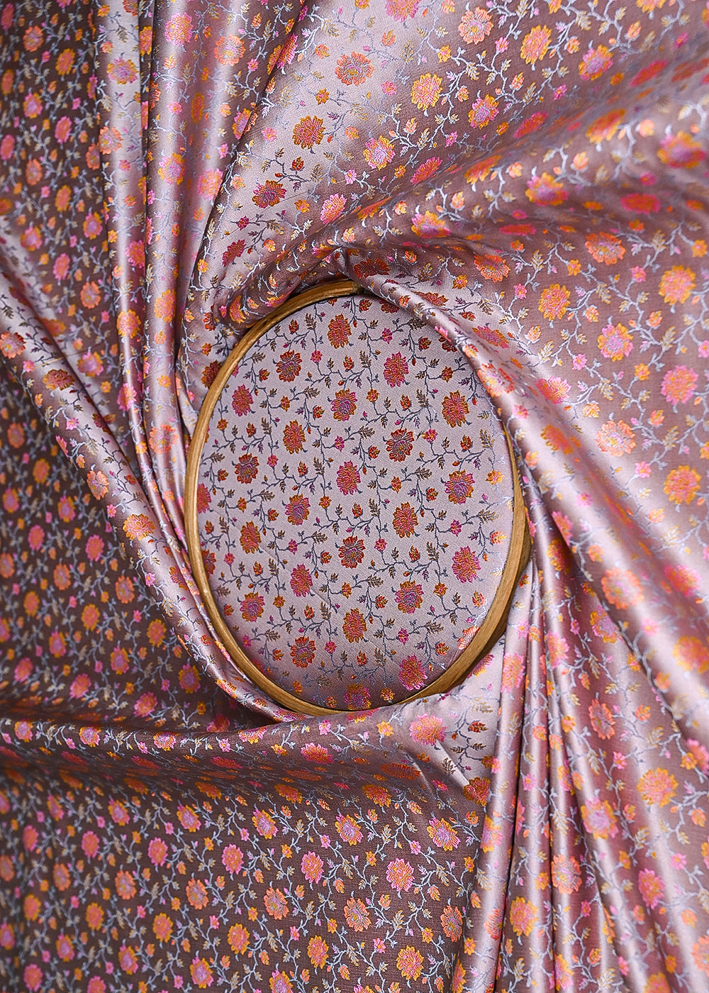Grey-Banarasi-Brocade-Fabric-With-All-Over-Thread-And-Zari-Handloom-21251-close-view