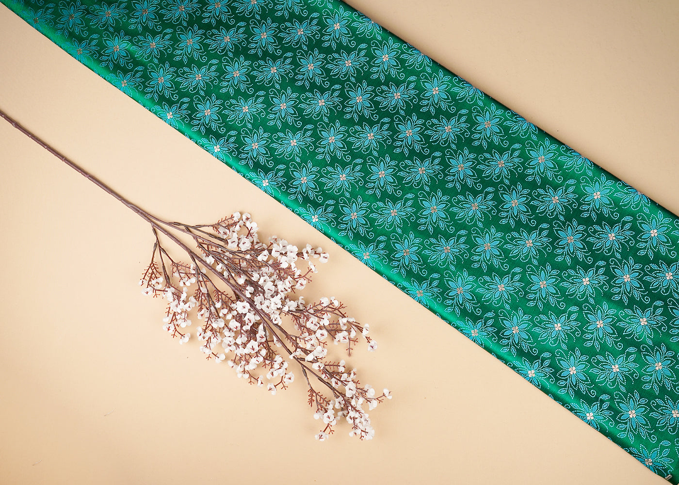 Green-Banarasi-Brocade-Fabric-With-All-Over-Thread-And-Zari-Handloom-21269