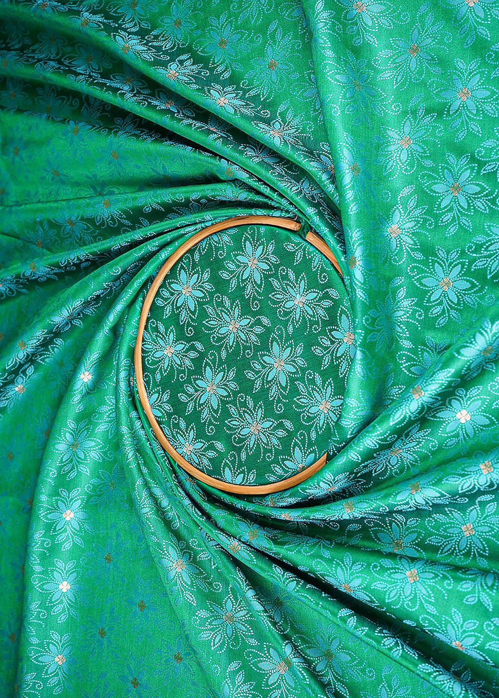 Green-Banarasi-Brocade-Fabric-With-All-Over-Thread-And-Zari-Handloom-21269-close-view