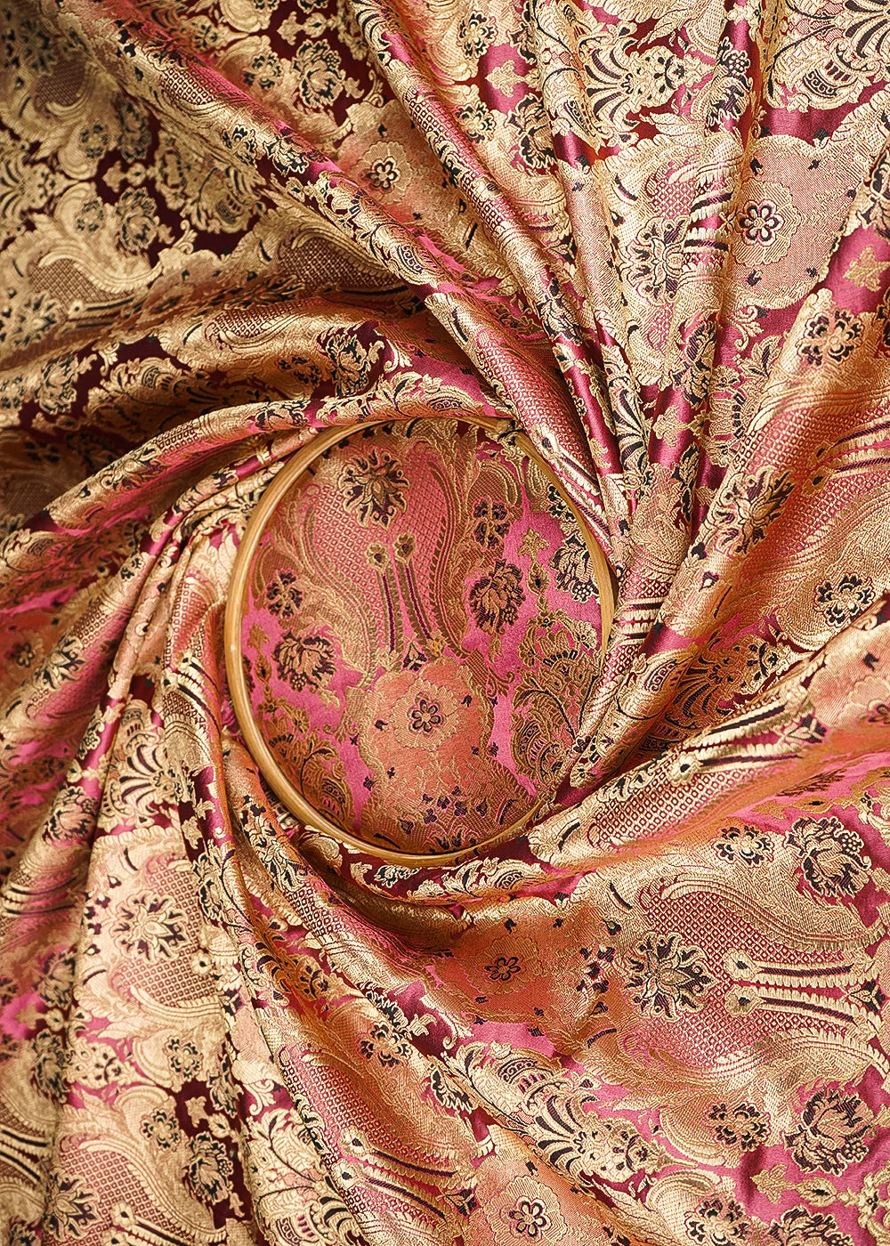 Mauve-Banarasi-Brocade-Fabric-With-All-Over-Thread-And-Zari-Handloom-21282-close-view