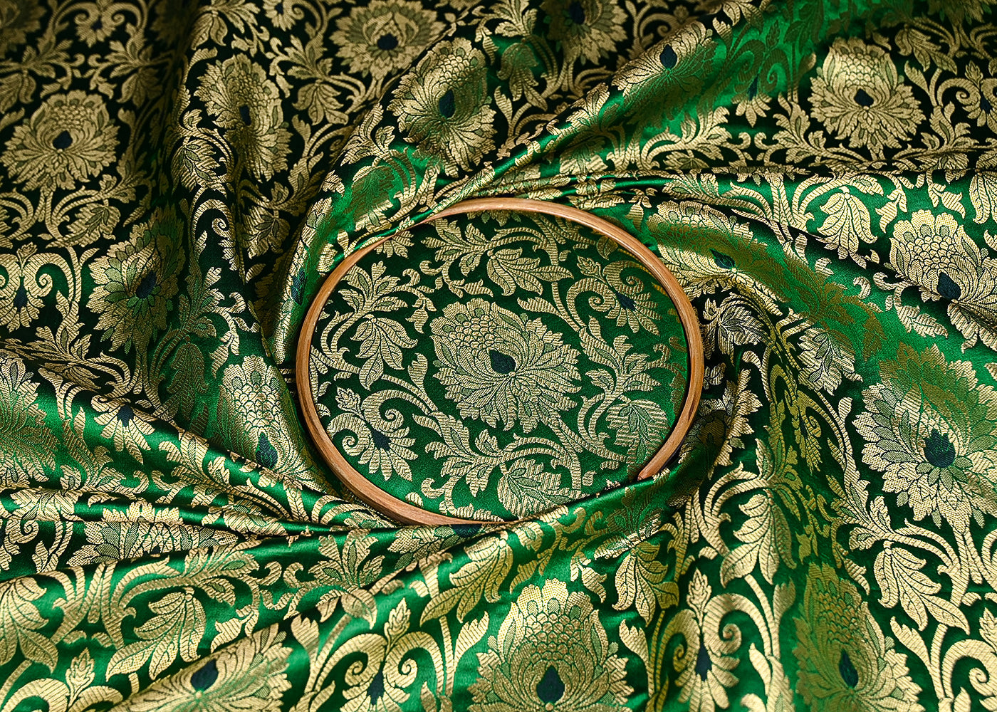 Green-Banarasi-Brocade-Fabric-With-All-Over-Golden-Zari-Handloom-21326-close-view