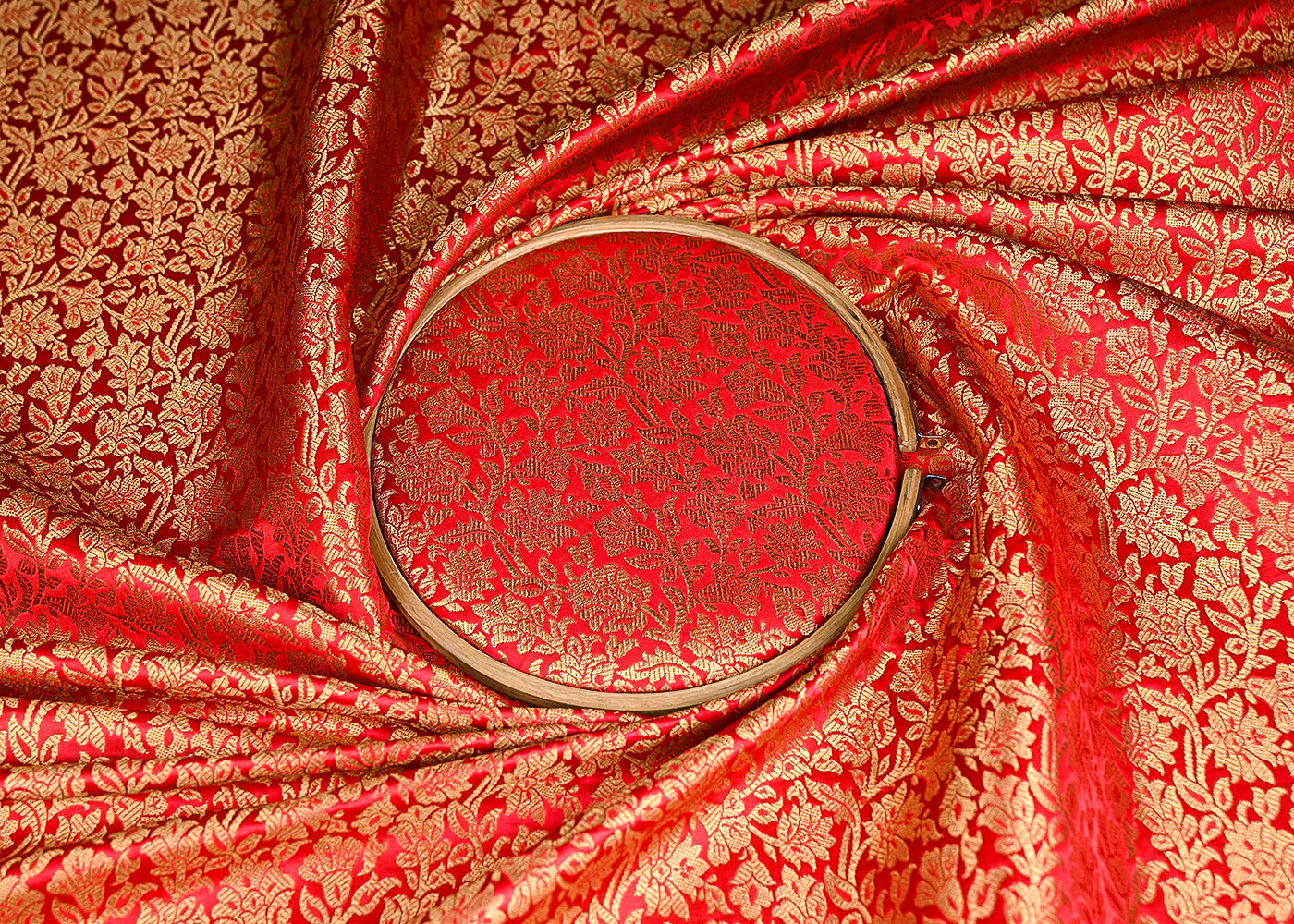 Red-Banarasi-Brocade-Fabric-With-All-Over-Golden-Zari-Handloom-21405-close-view
