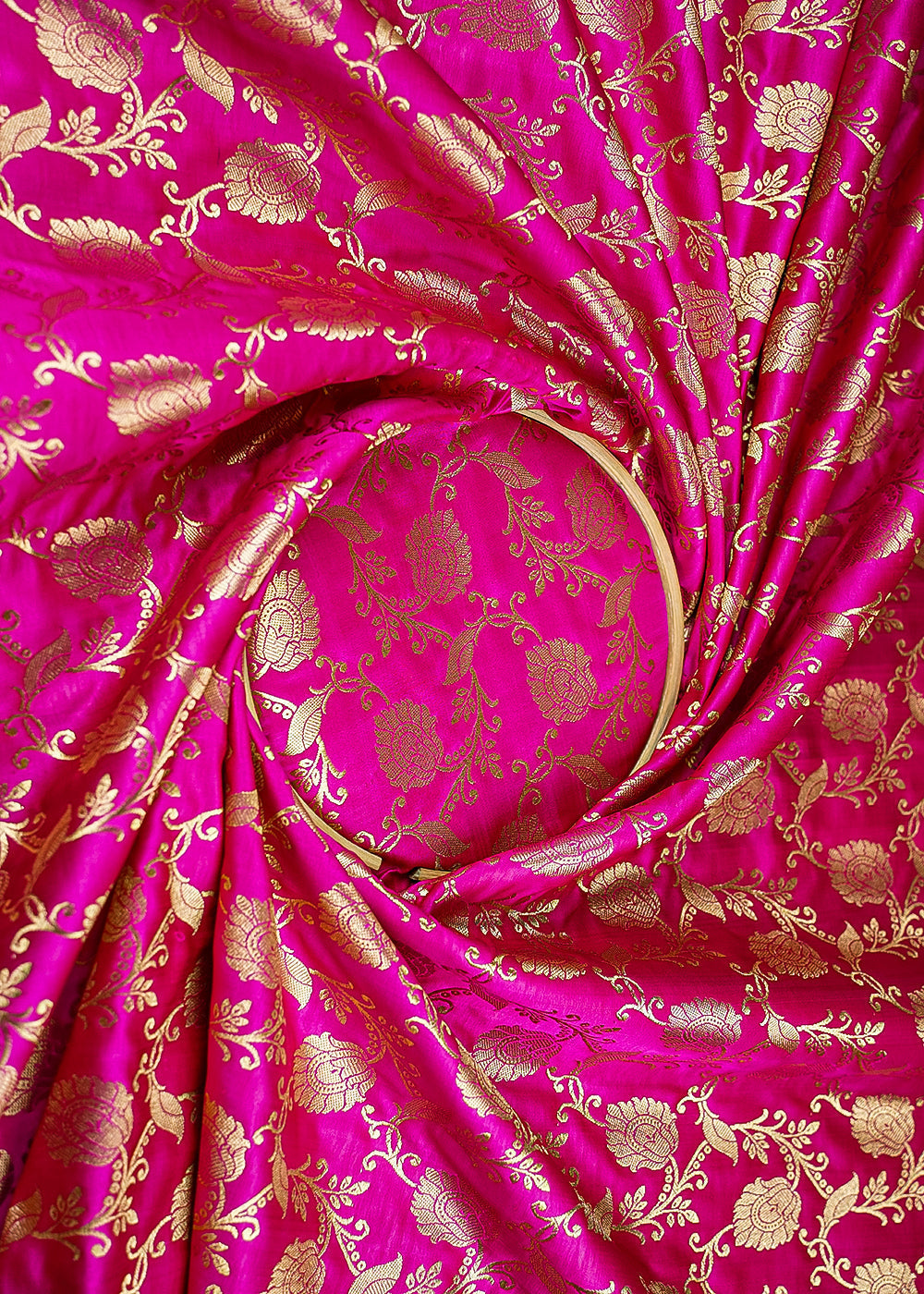Pink-Banarasi-Brocade-Fabric-With-All-Over-Thread-And-Zari-Handloom-21414-close-view