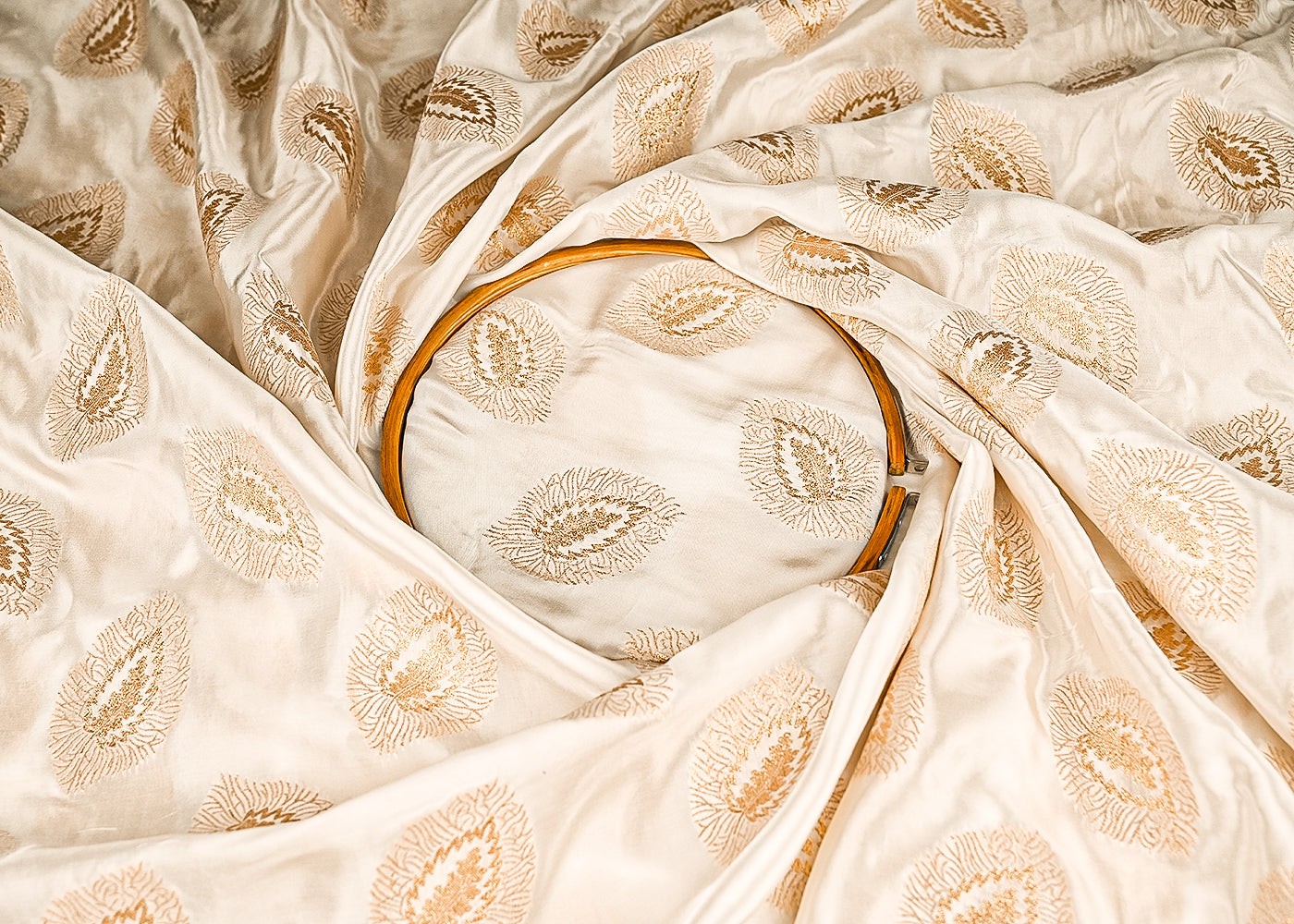 White Dyeable Crepe Fabric With All Over Zari Handloom 21689