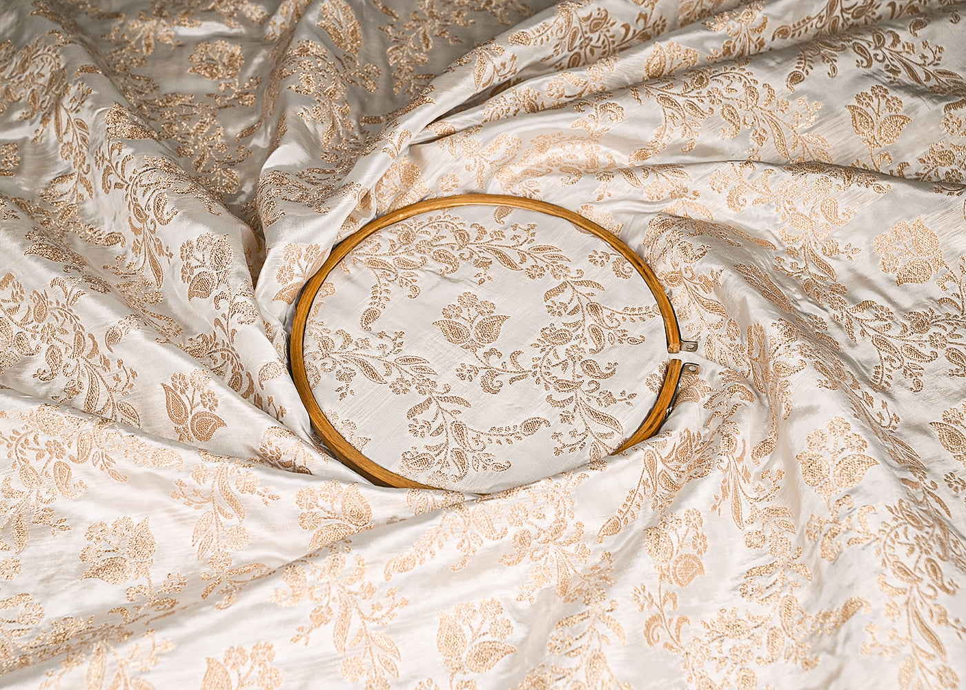 White Dyeable Crepe Fabric With All Over Zari Handloom 21691