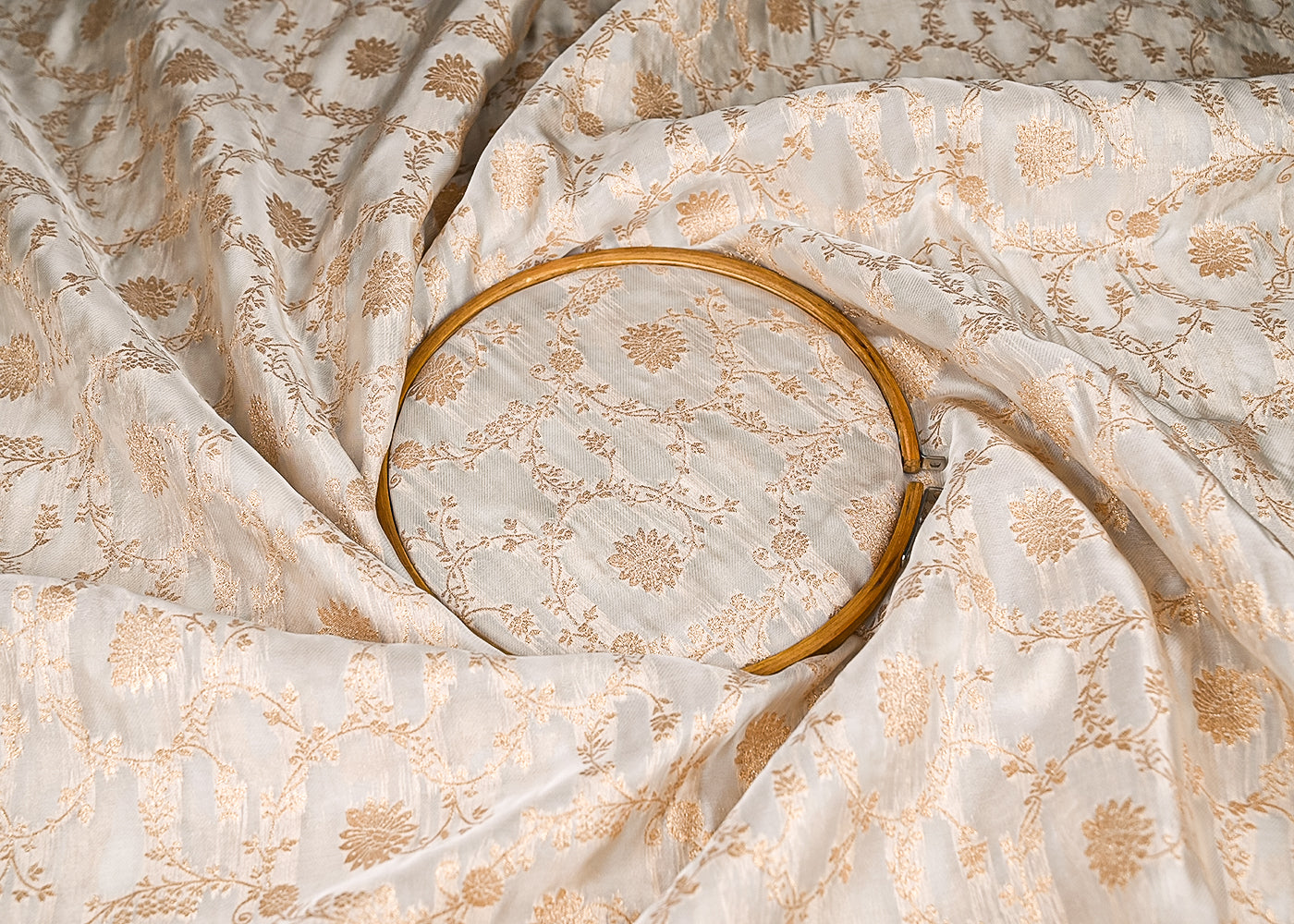 White Dyeable Crepe Fabric With All Over Zari Handloom 21700