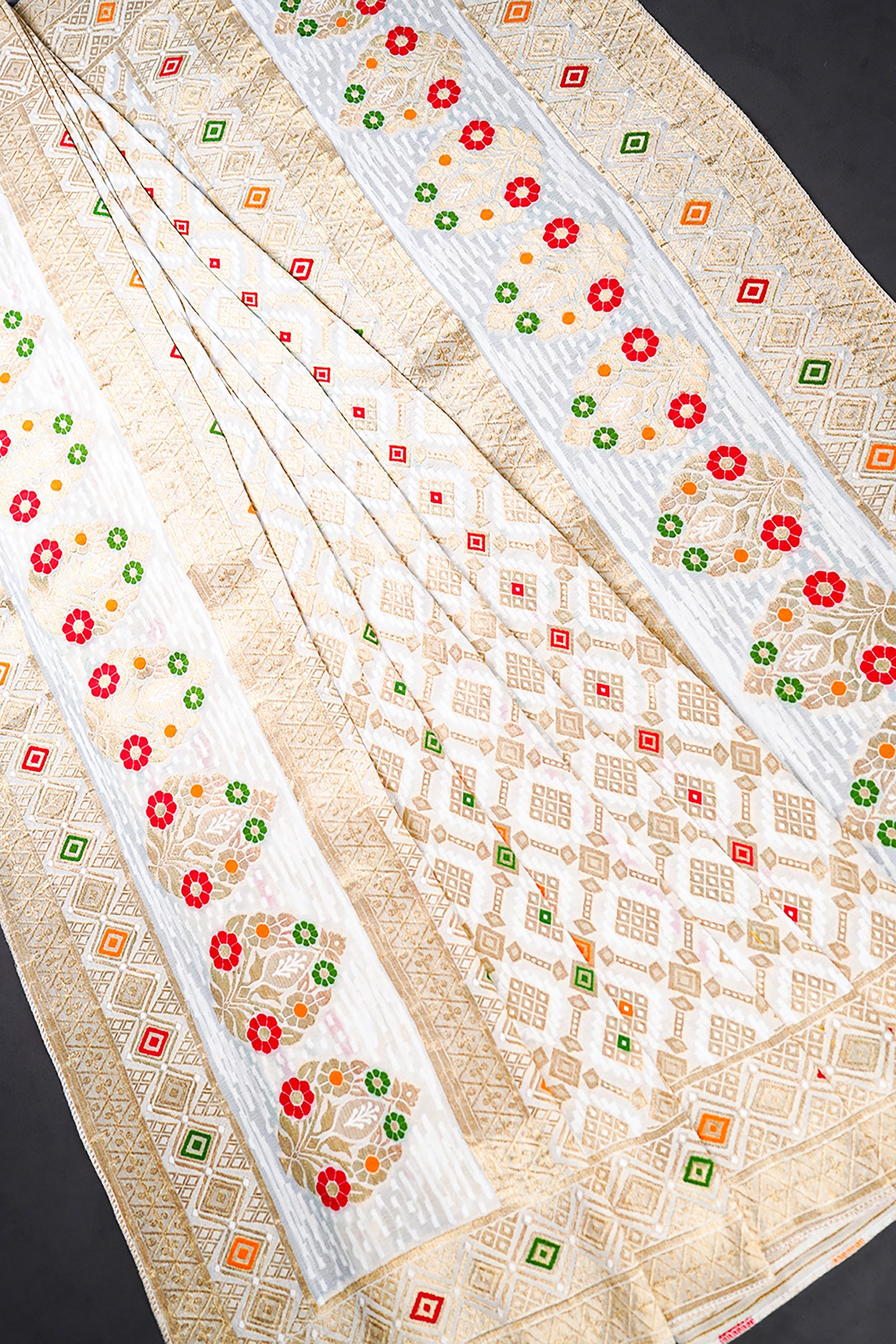 White Dyeable Georgette Dupatta With All Over Thread And Zari Work 21732