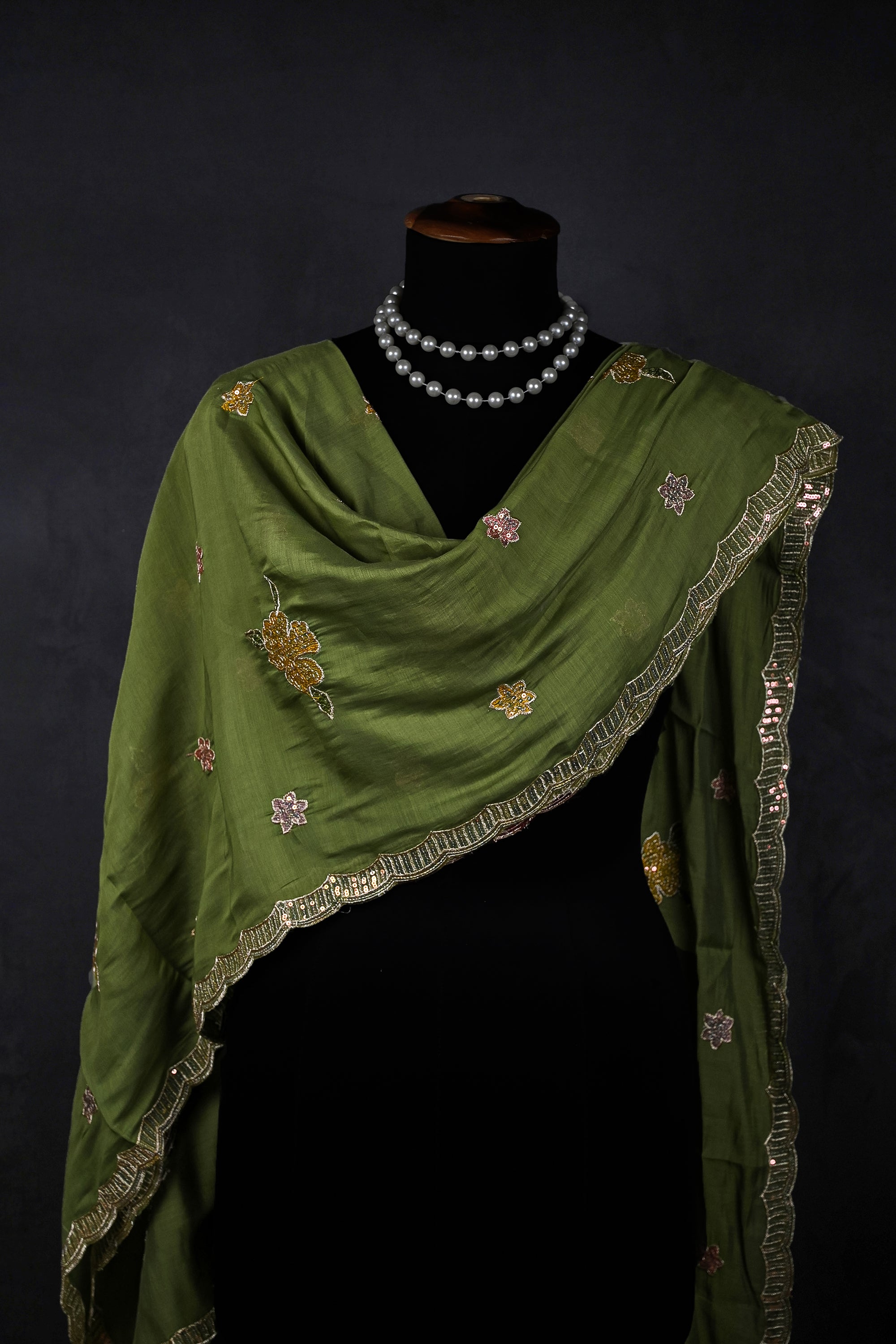 Green-Chanderi-Dupatta-With-All-Over-Zari,-Thread-And-Sequins-Work-21944-wearing-view