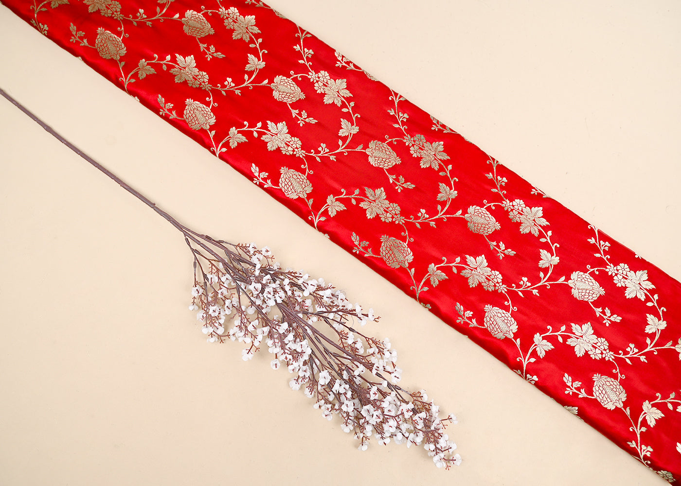 Red-Banarasi-Brocade-Fabric-With-All-Over-Zari-Handloom-22232