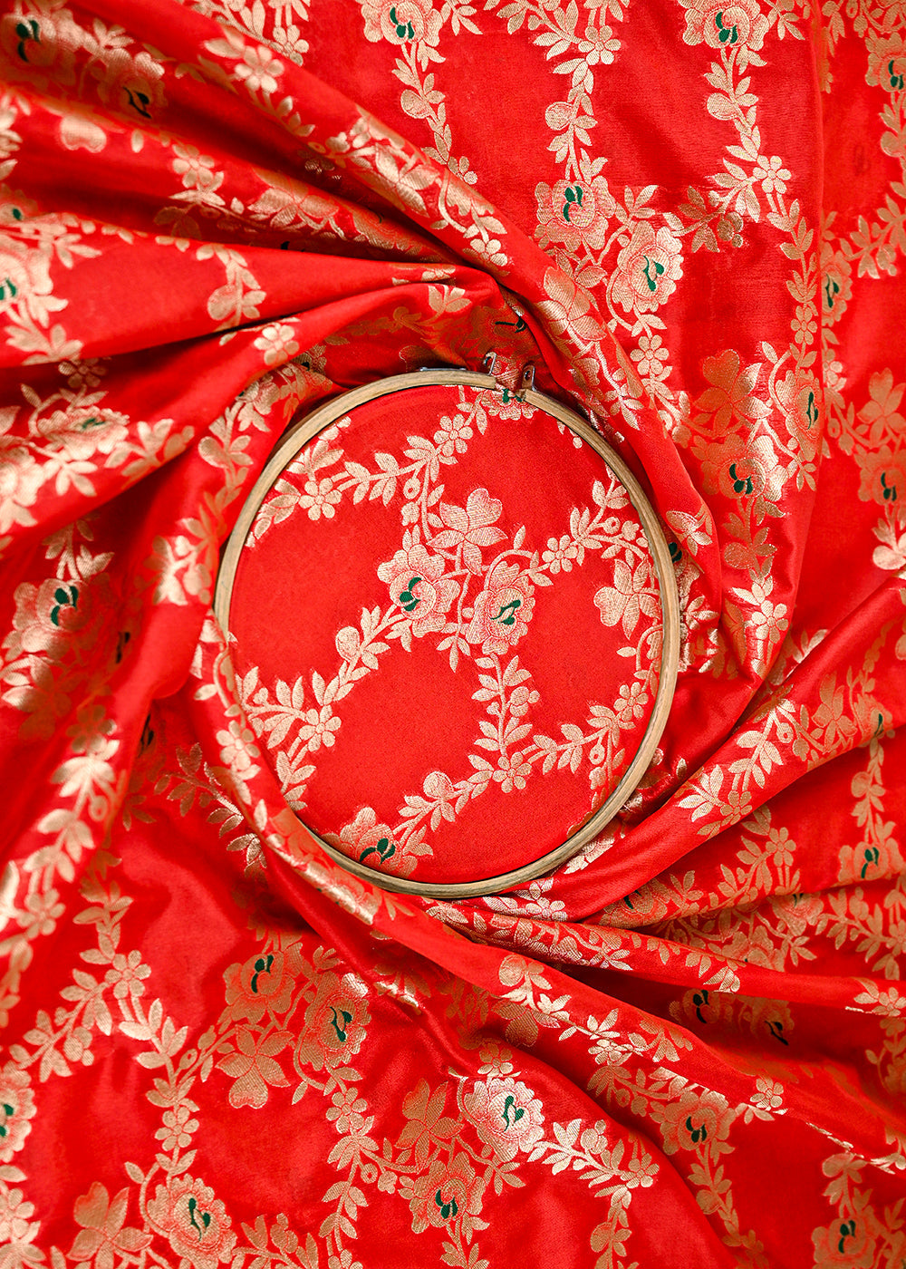 Red-Banarasi-Brocade-Fabric-With-All-Over-Thread-And-Zari-Handloom-22311-cloae-view