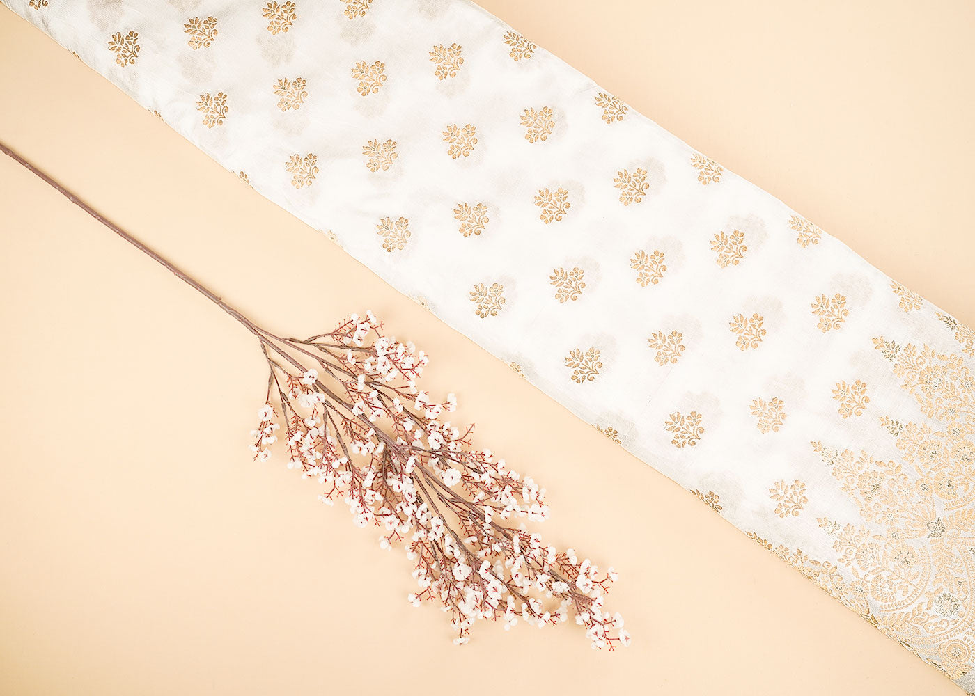 White-Dyeable-Silk-Fabric-With-Allover-Zari-Handloom-With-One-Side-Border-22340