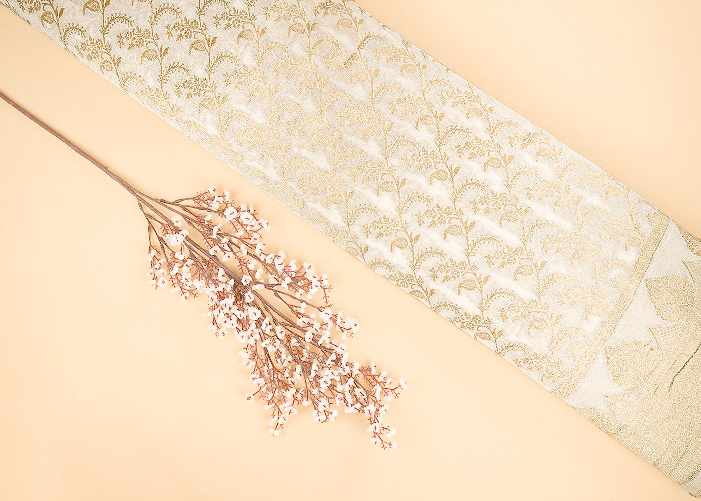 White-Dyeable-Georgette-Fabric-With-Allover-Zari-Handloom-With-One-Side-Border-22345