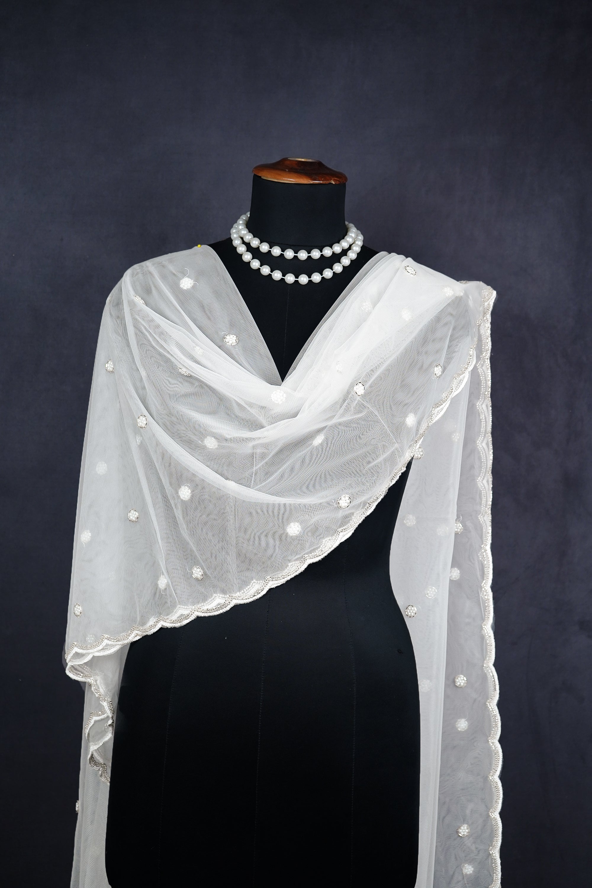 white-net-dupatta-with-all-over-bead-pearl-and-katdana-with-scalloped-borders-22519-real-style-view