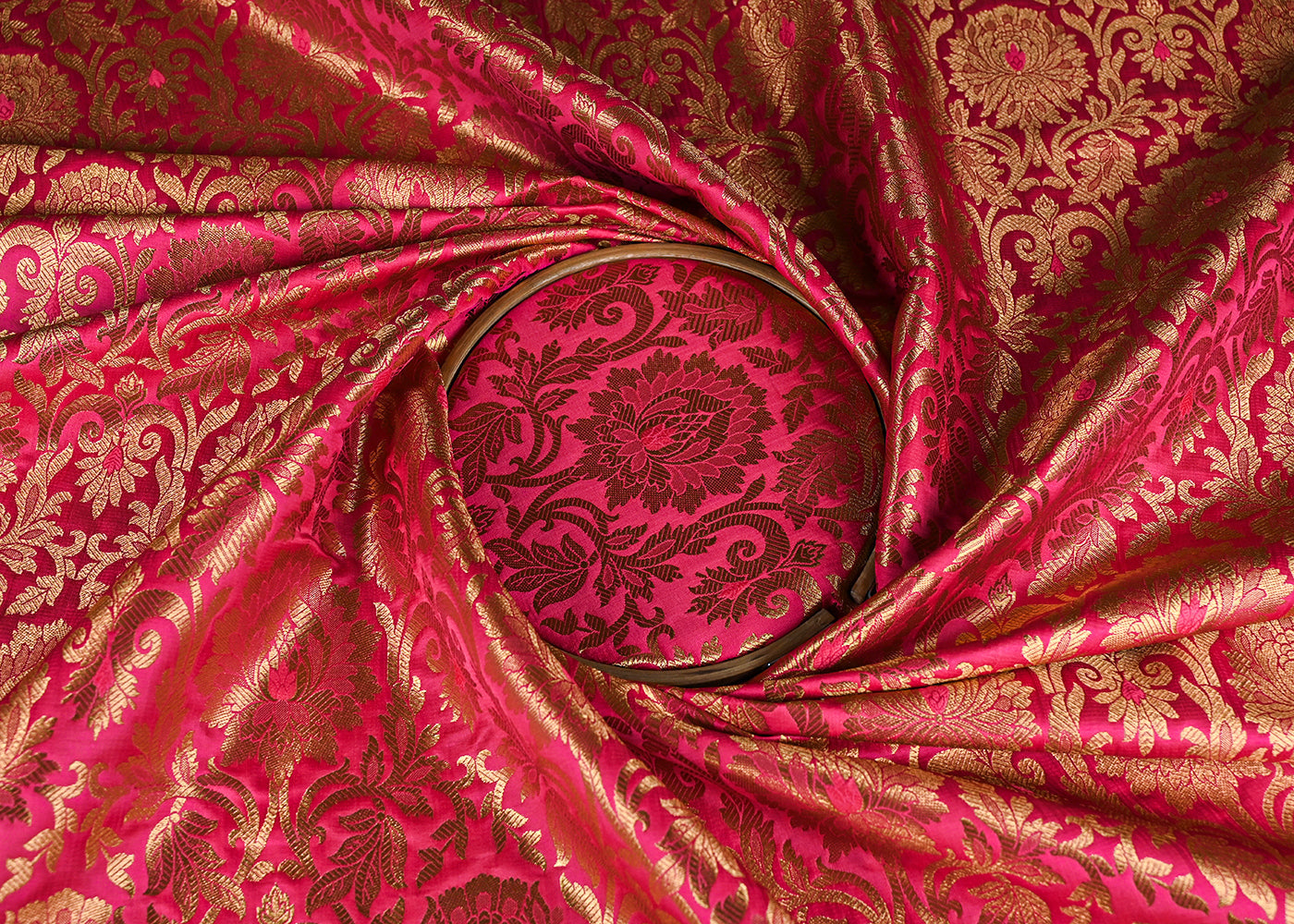 Pink-Banarasi-Brocade-Fabric-With-All-Over-Golden-Zari-Handloom-22820-close-view