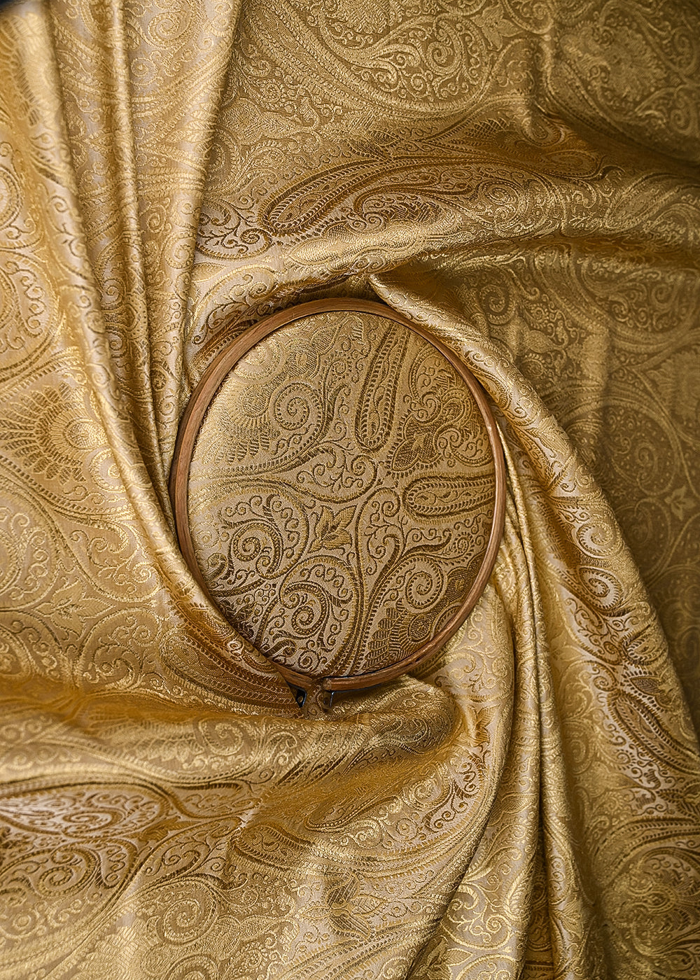Gold-Banarasi-Brocade-Fabric-With-All-Over-Zari-Handloom-22842-close-view