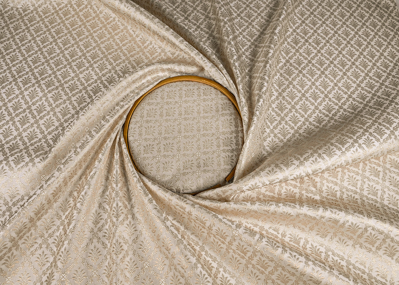 White-Banarasi-Brocade-Fabric-With-All-Over-Silver-And-Golden-Zari-Handloom-22930-close-view