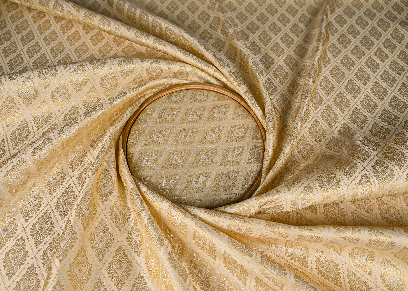 Cream-Banarasi-Brocade-Fabric-With-All-Over-Silver-And-Golden-Zari-Handloom-22936-close-view