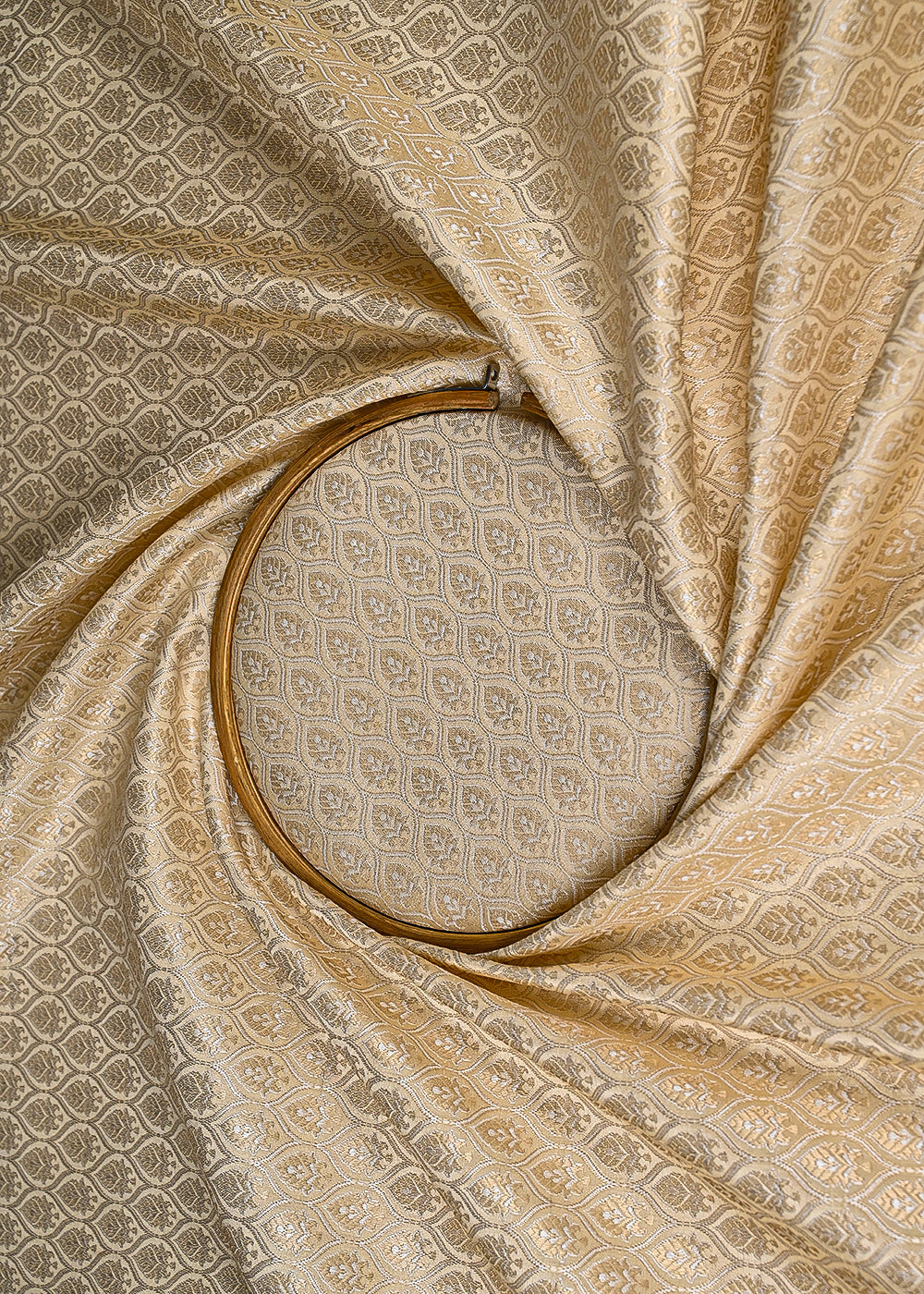 Cream-Banarasi-Brocade-Fabric-With-All-Over-Silver-And-Golden-Zari-Handloom-22937-close-view