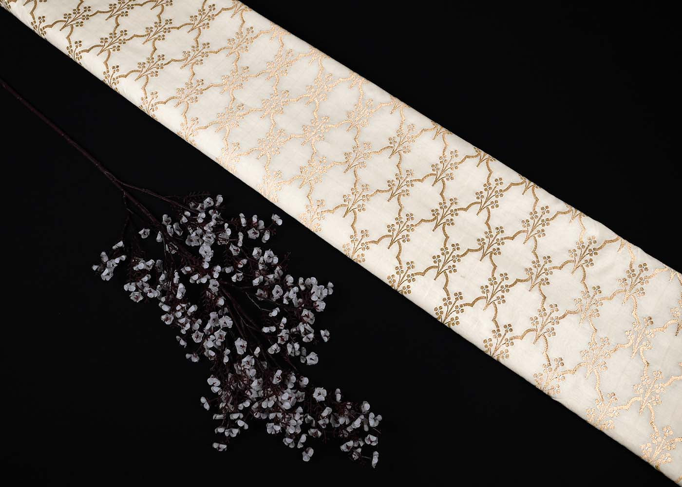 Off-White-Dyeable-Silk-Fabric-With-All-Over-Thread-And-Zari-Handloom-22956