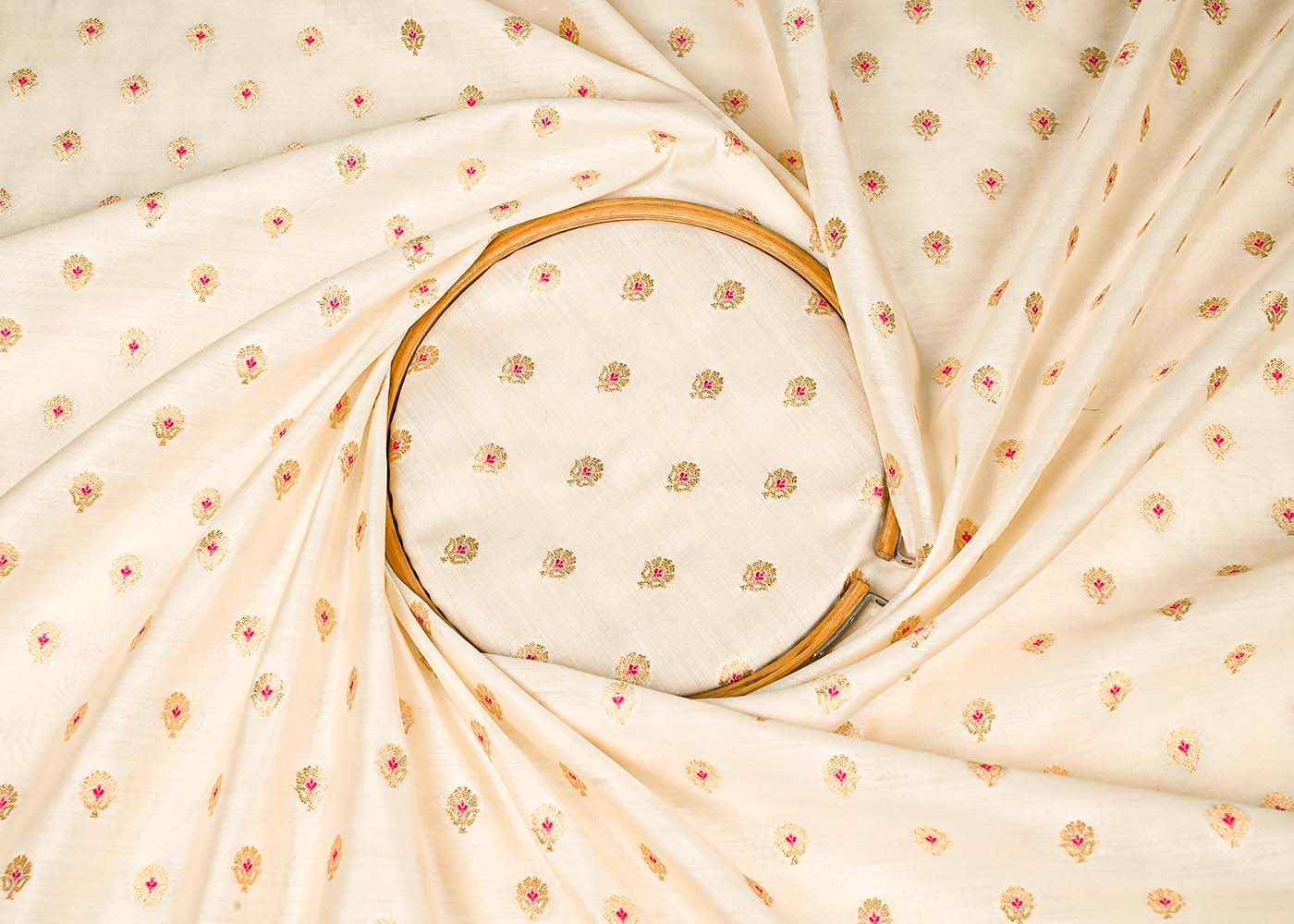 Off-White-Dyeable-Silk-Fabric-With-All-Over-Thread-And-Zari-Handloom-22957-close-view