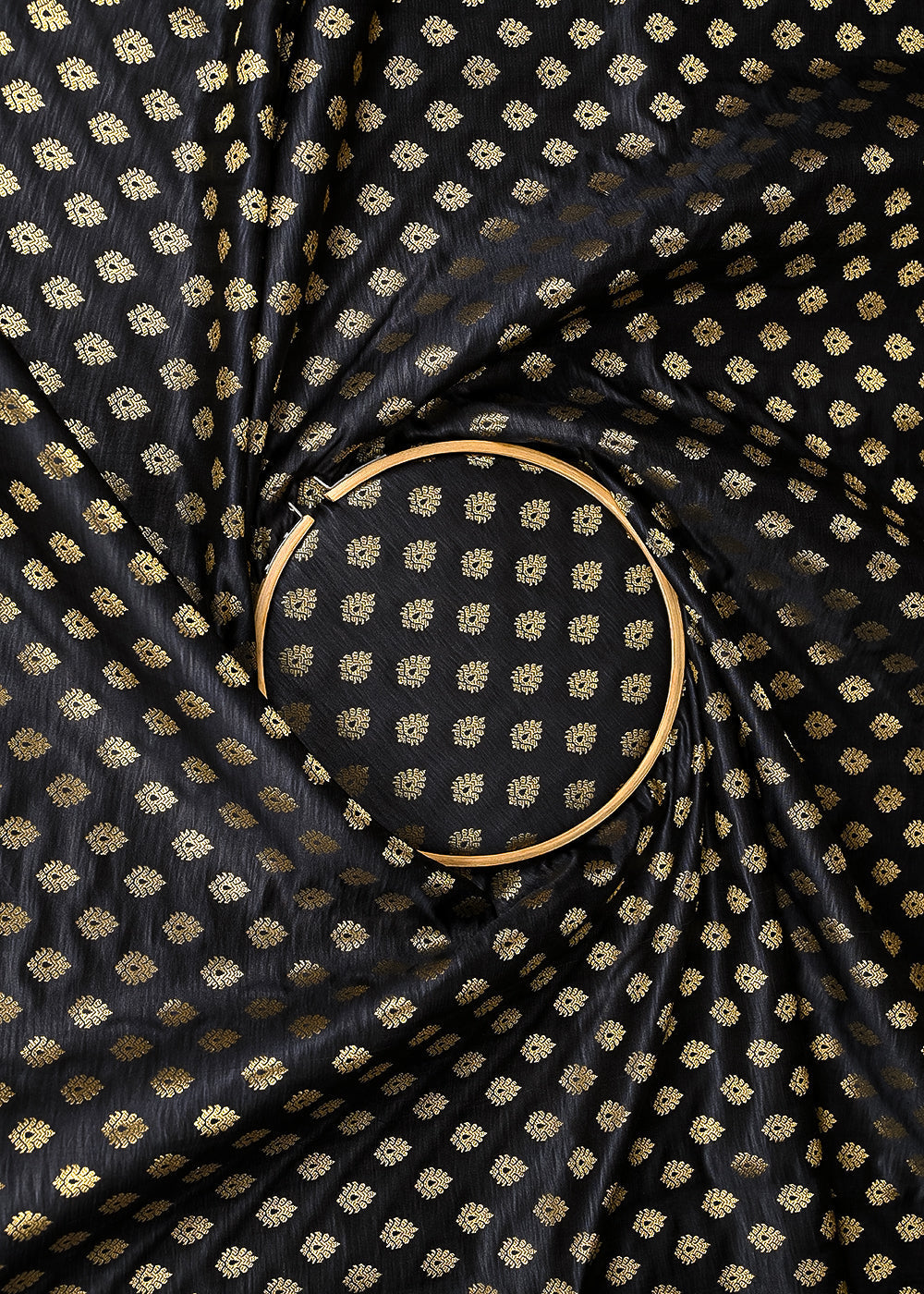 Black-Banarasi-Brocade-Fabric-With-All-Over-Golden-Zari-Handloom-23179-close-view