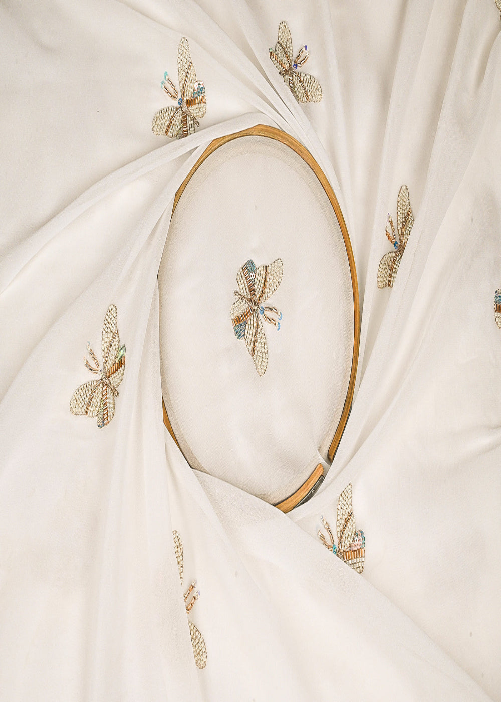 White-Georgette-Fabric-With-All-Over-Sequins,-Katdana-And-Bead-Work-23203-close-view