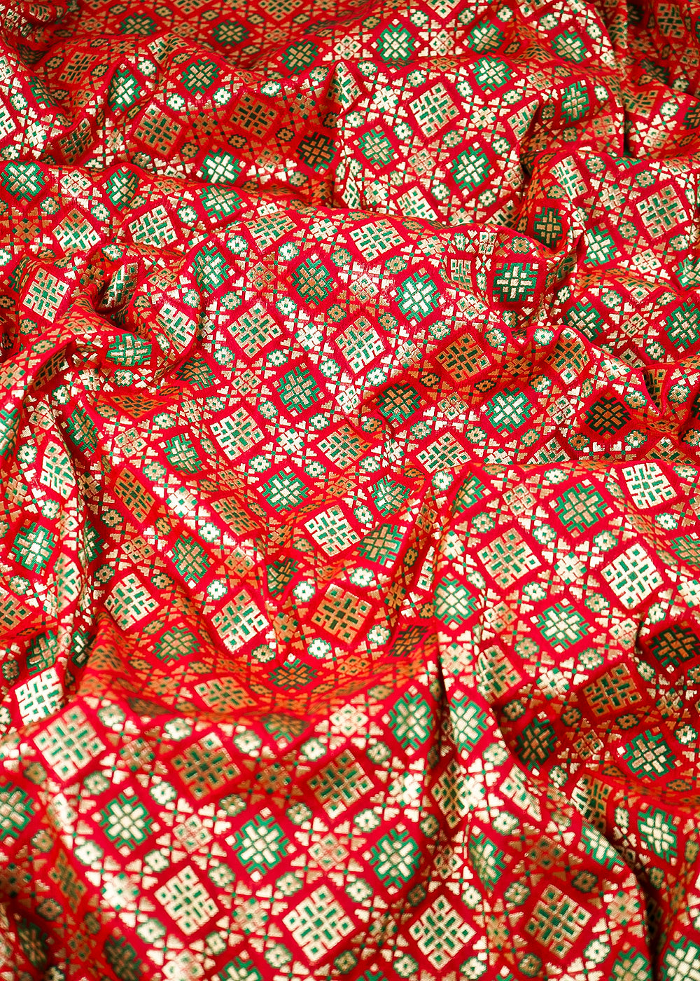 Red Banarasi Brocade Fabric With All Over Thread And Zari Handloom 23804