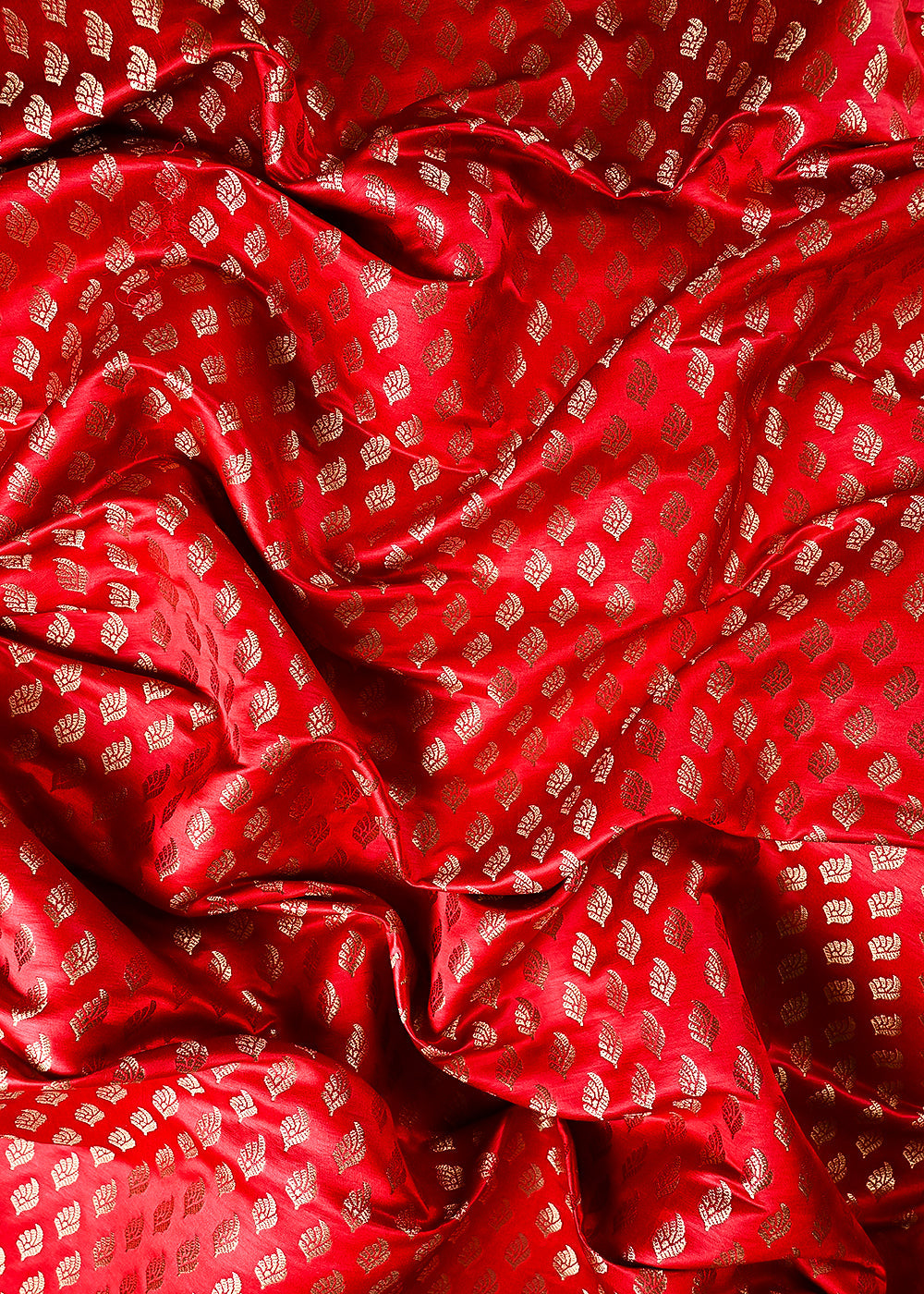 Red Banarasi Brocade Fabric With All Over Thread And Zari Handloom 23841