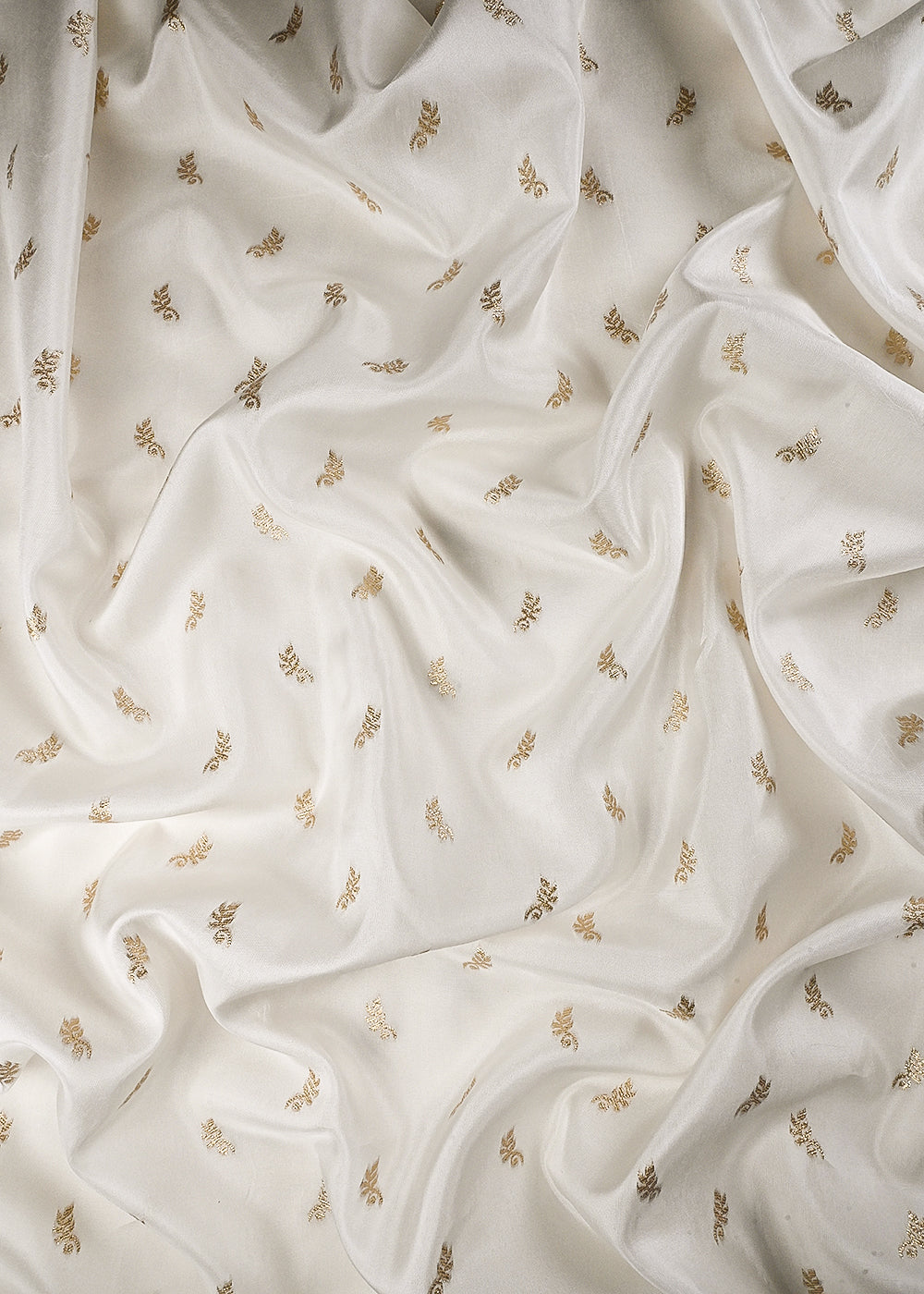 White Dyeable Silk Fabric With All Over Zari Handloom 24874