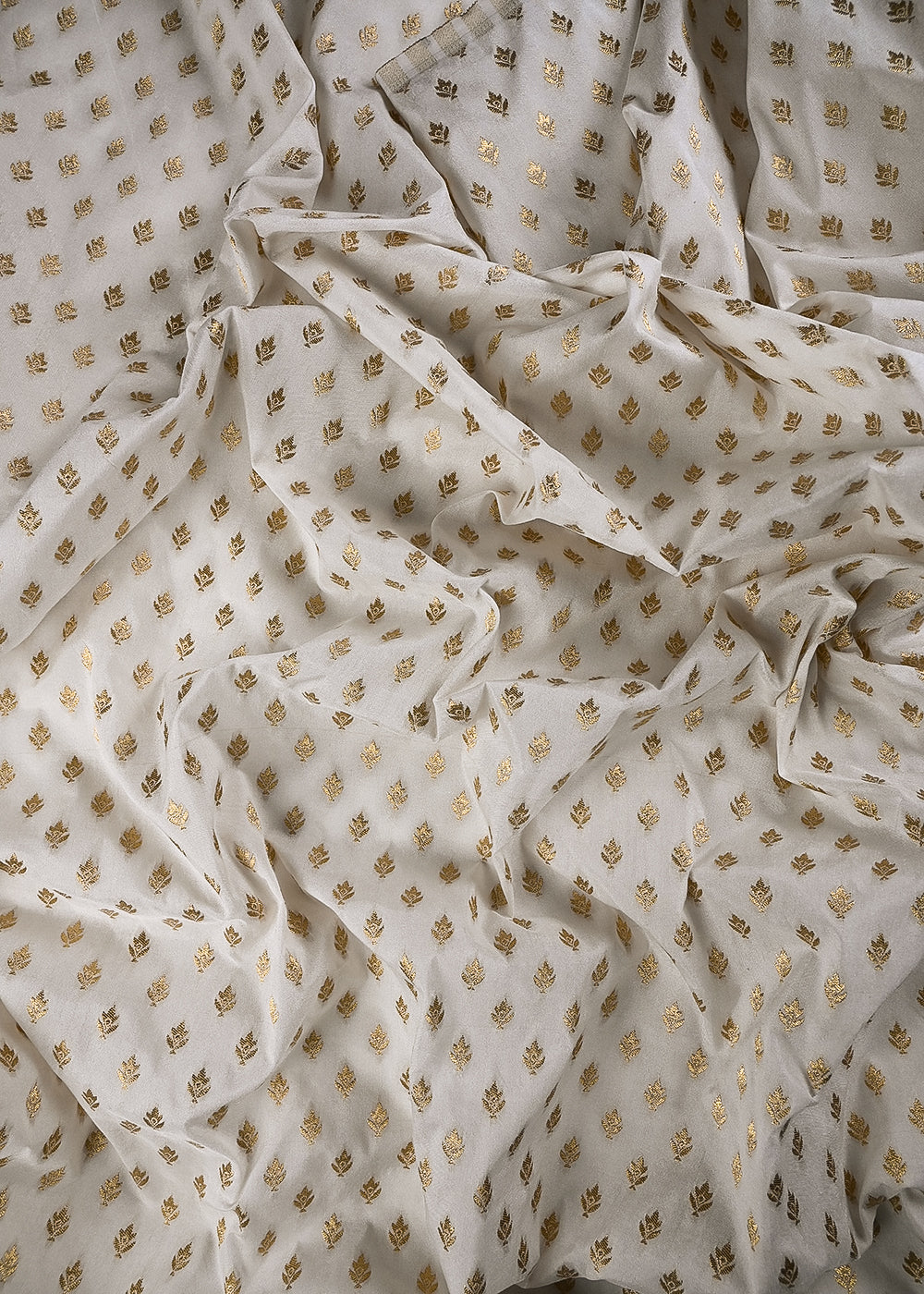 White Dyeable Silk Fabric With All Over Zari Handloom 25106
