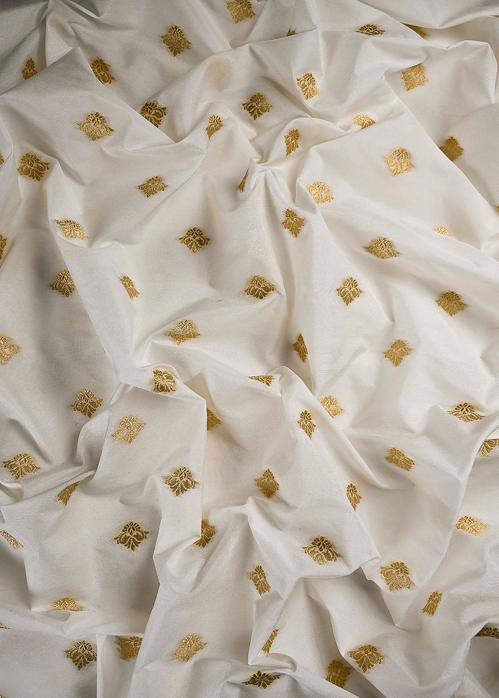 White Dyeable Silk Fabric With All Over Zari Handloom 25108