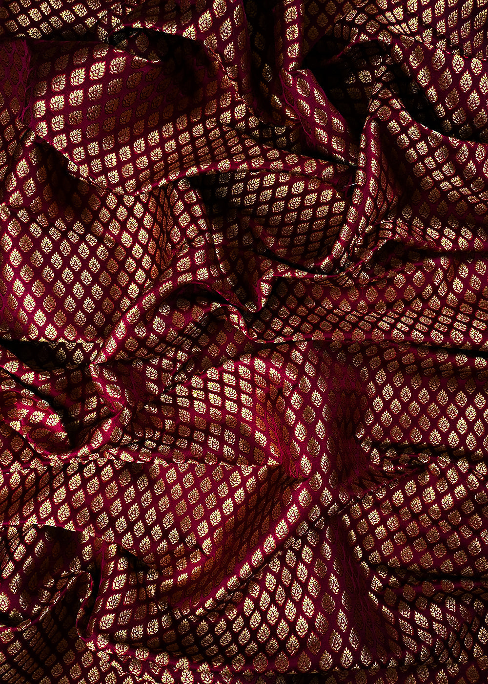 Wine Banarasi Brocade Fabric With All Over Thread And Zari Handloom 25243
